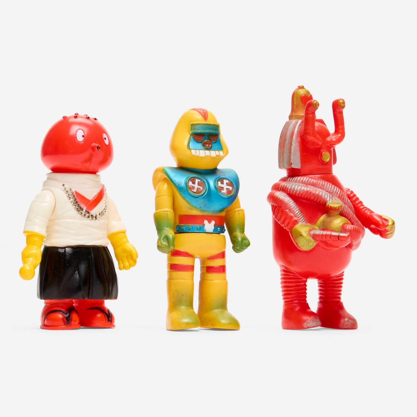 Popy Ganbare!! Robocon Mini Vinyl Group: Popy Ganbare!! Robocon Mini Vinyl Group Popy Japan, c. 1970 5.25 h x 2.5 w x 2.5 d in (13 x 6 x 6 cm) 4.75 h x 2 w x 1.5 d in (12 x 5 x 4 cm) 4.5 h x 3 w x 1.5 d in (11 x 8 x 4 cm) Group includes