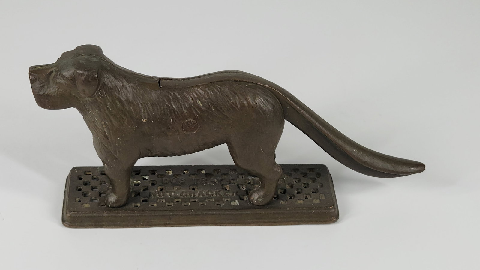 ANTIQUE CAST IRON DOG NUT CRACKER (1 of 4)