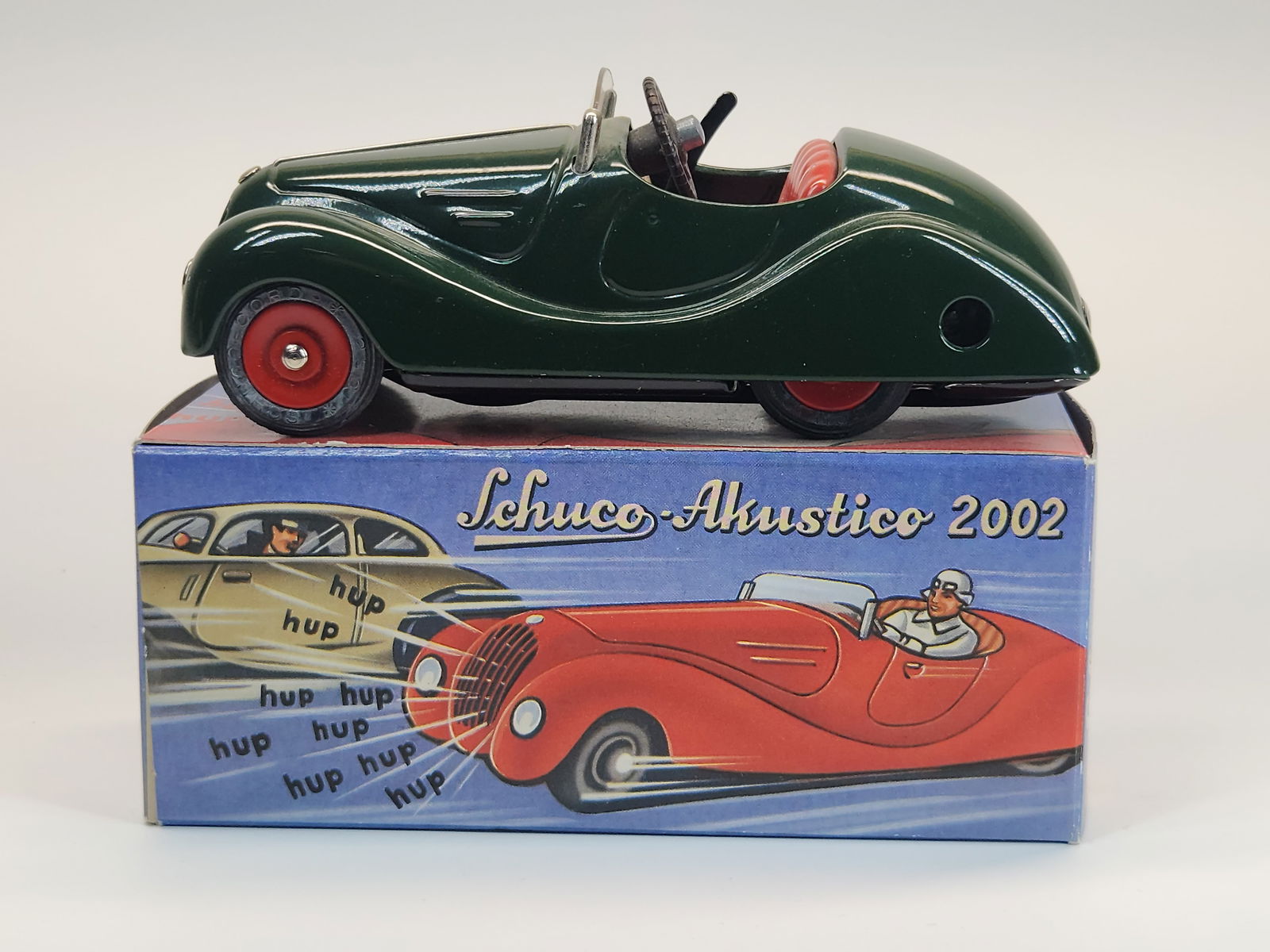 SCHUCO AKUSTICO 2002 WIND UP CAR W/ BOX (1 of 5)