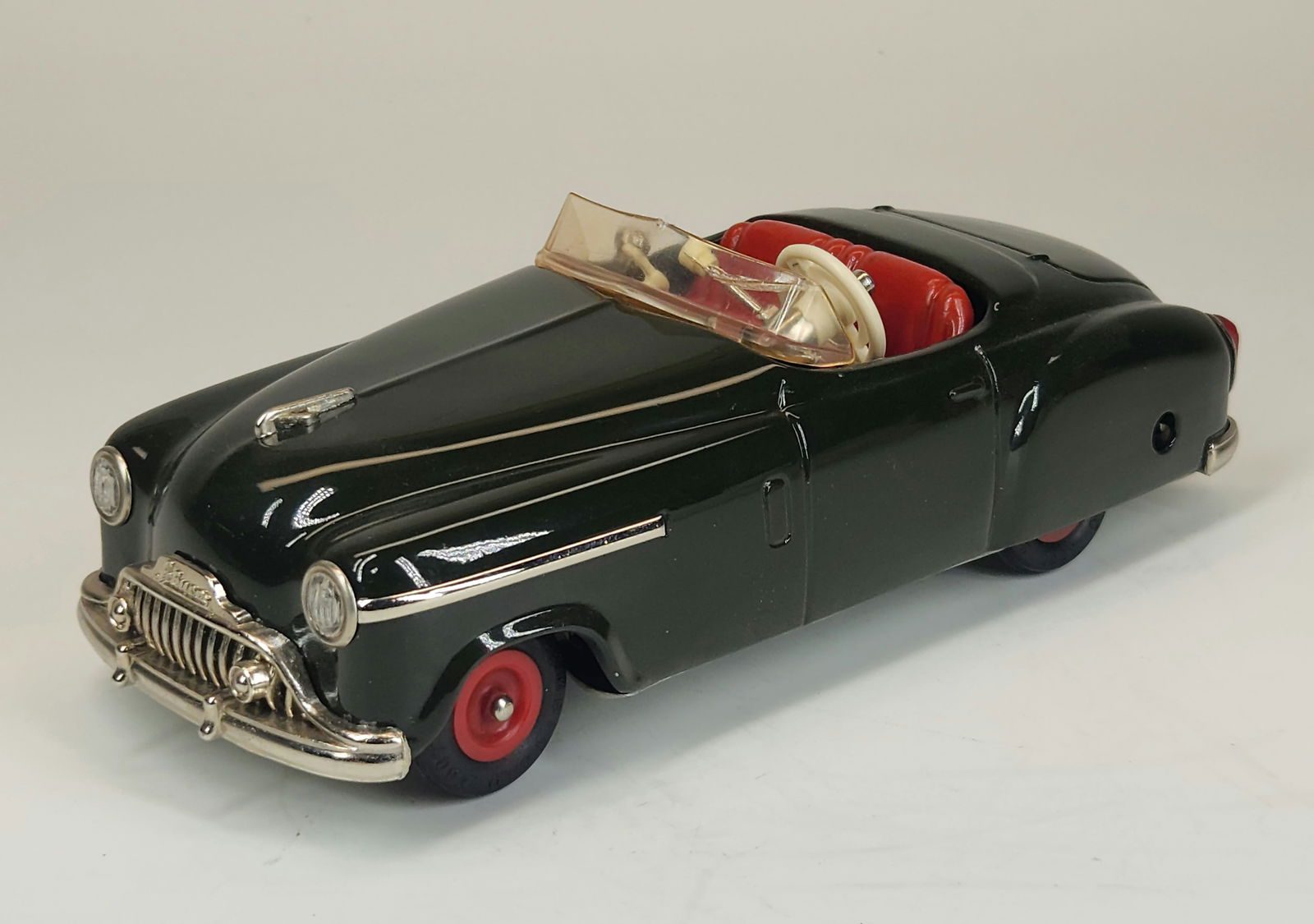 VINTAGE SCHUCO COMBINATO 4003 WIND UP CAR (1 of 4)