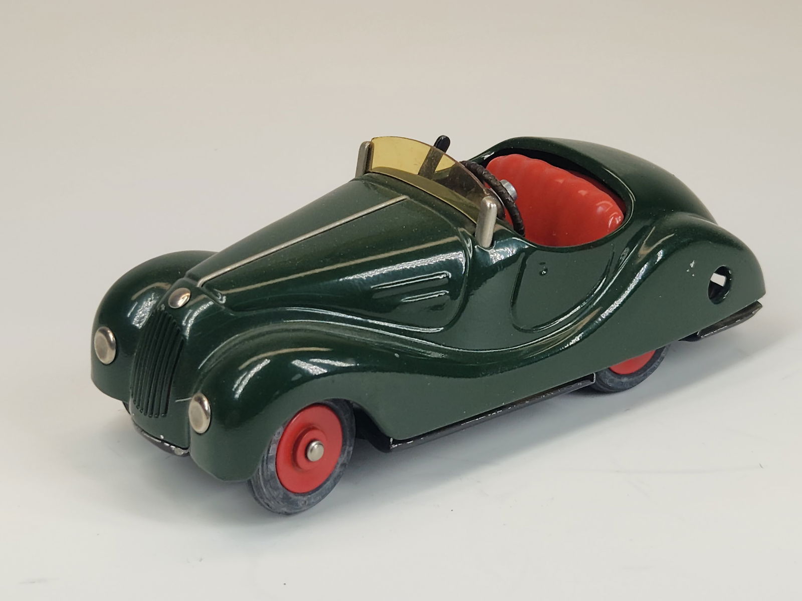 SCHUCO AKUSTICO 2002 WIND UP CAR (1 of 4)