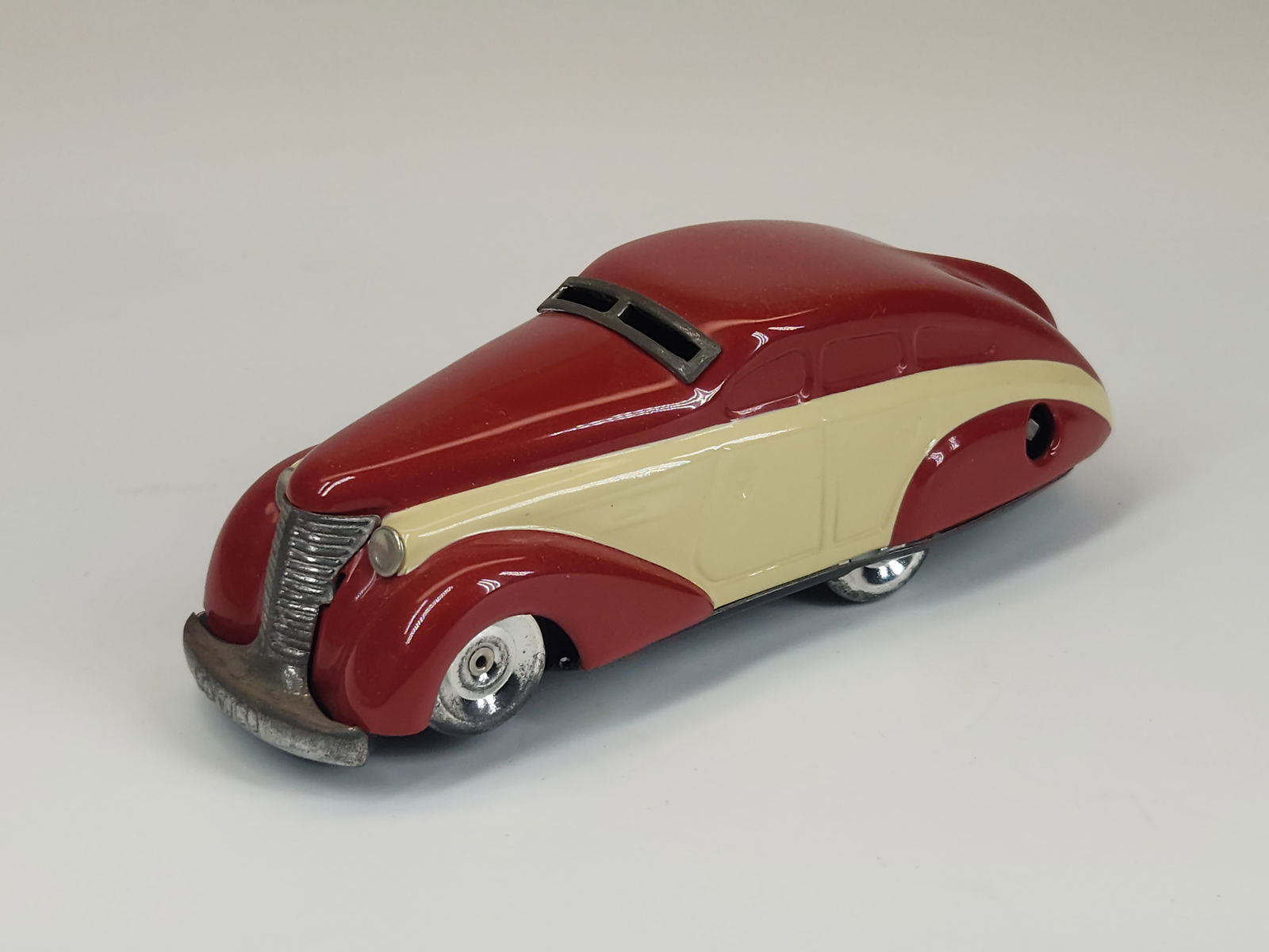 SCHUCO PATENT 1010 WIND UP CAR: REMAINS IN GOOD CONDITION, SHOWING SOME TYPICAL USAGE WEAR.
