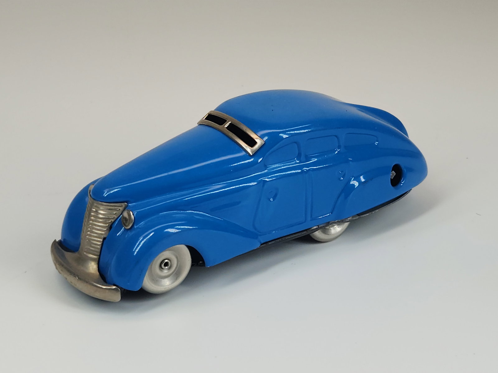 SCHUCO PATENT 1010 WIND UP CAR: REMAINS IN GOOD CONDITION, SHOWING SOME TYPICAL USAGE WEAR.