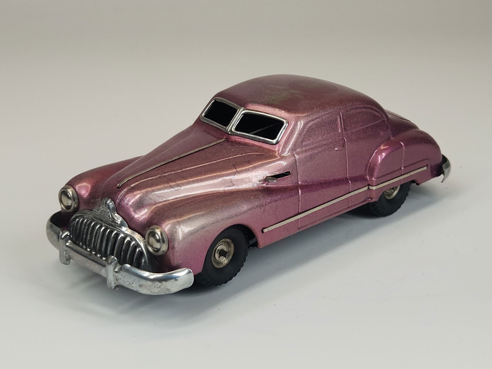 VINTAGE SCHUCO GAMA 100 D.R.P. TIN WIND UP CAR (1 of 4)