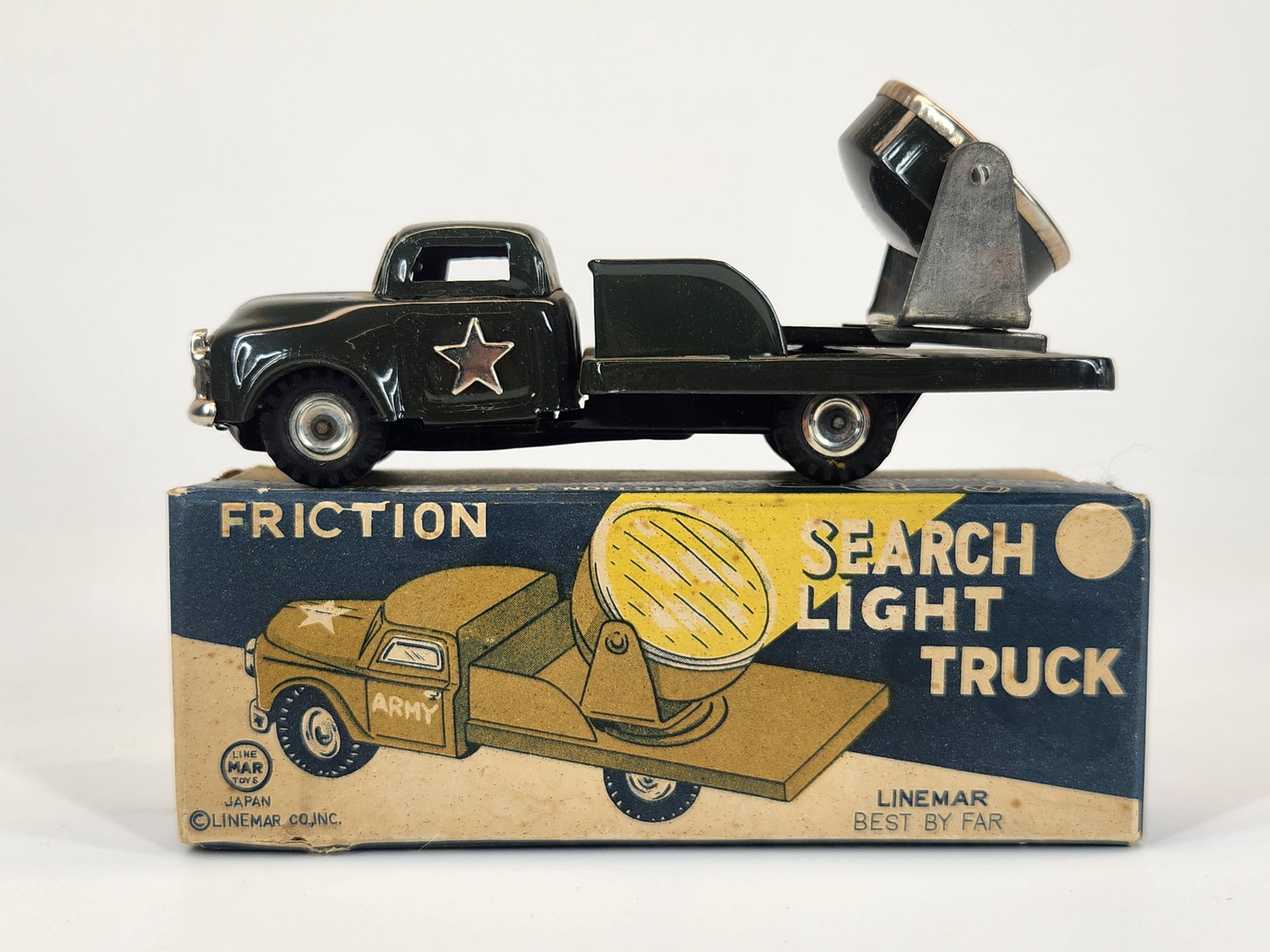 LINEMAR TIN FRICTION SEARCHLIGHT TRUCK W/ BOX: TOY AND BOX BOTH REMAIN IN EXCELLENT VERY GOOD CLEAN CONDITION. BOX WITH SMALL TEAR.