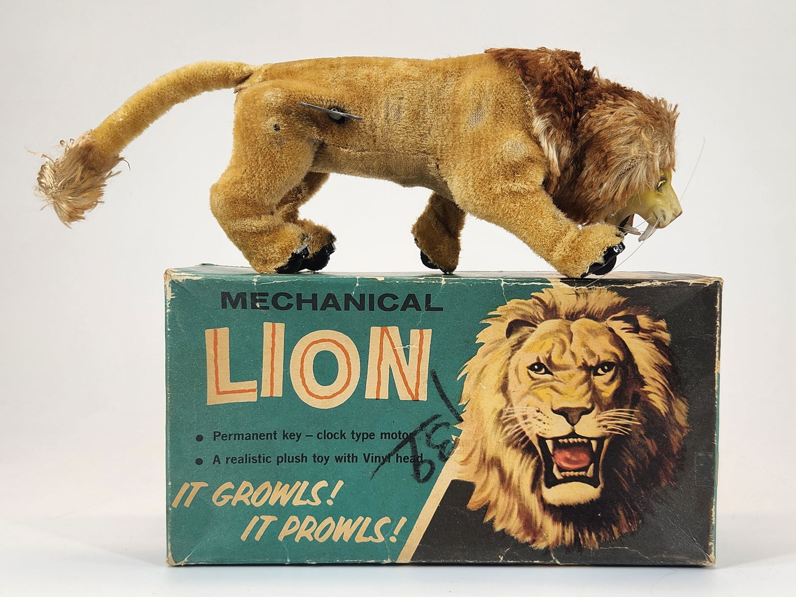 LINEMAR WIND UP MECHANICAL WALKING LION W/ BOX (1 of 3)