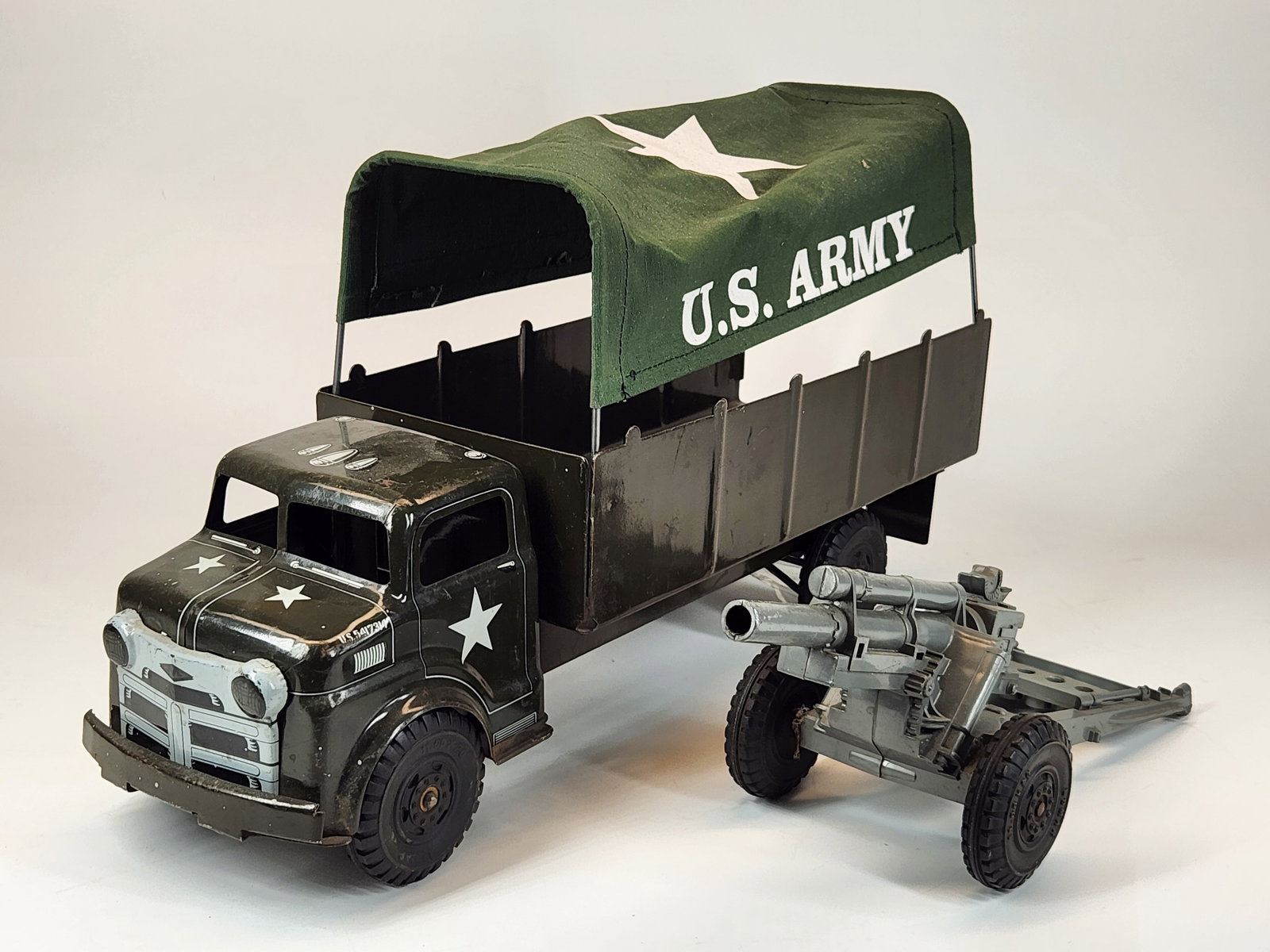 MARX PRESSED STEEL ARMY TRUCK W/ CANNON (1 of 4)