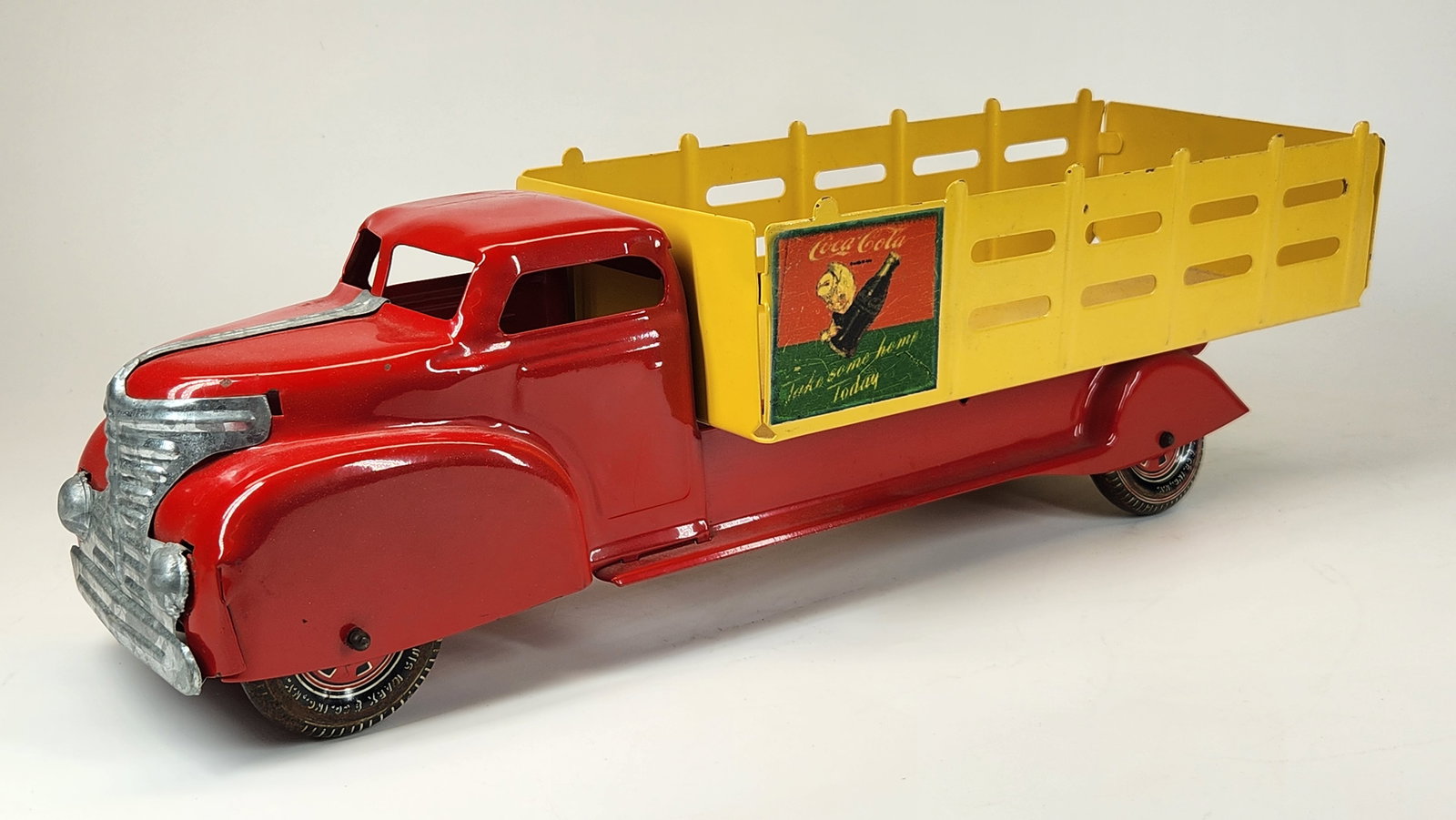 RESTORED MARX PRESSED STEEL COCA COLA TRUCK (1 of 4)