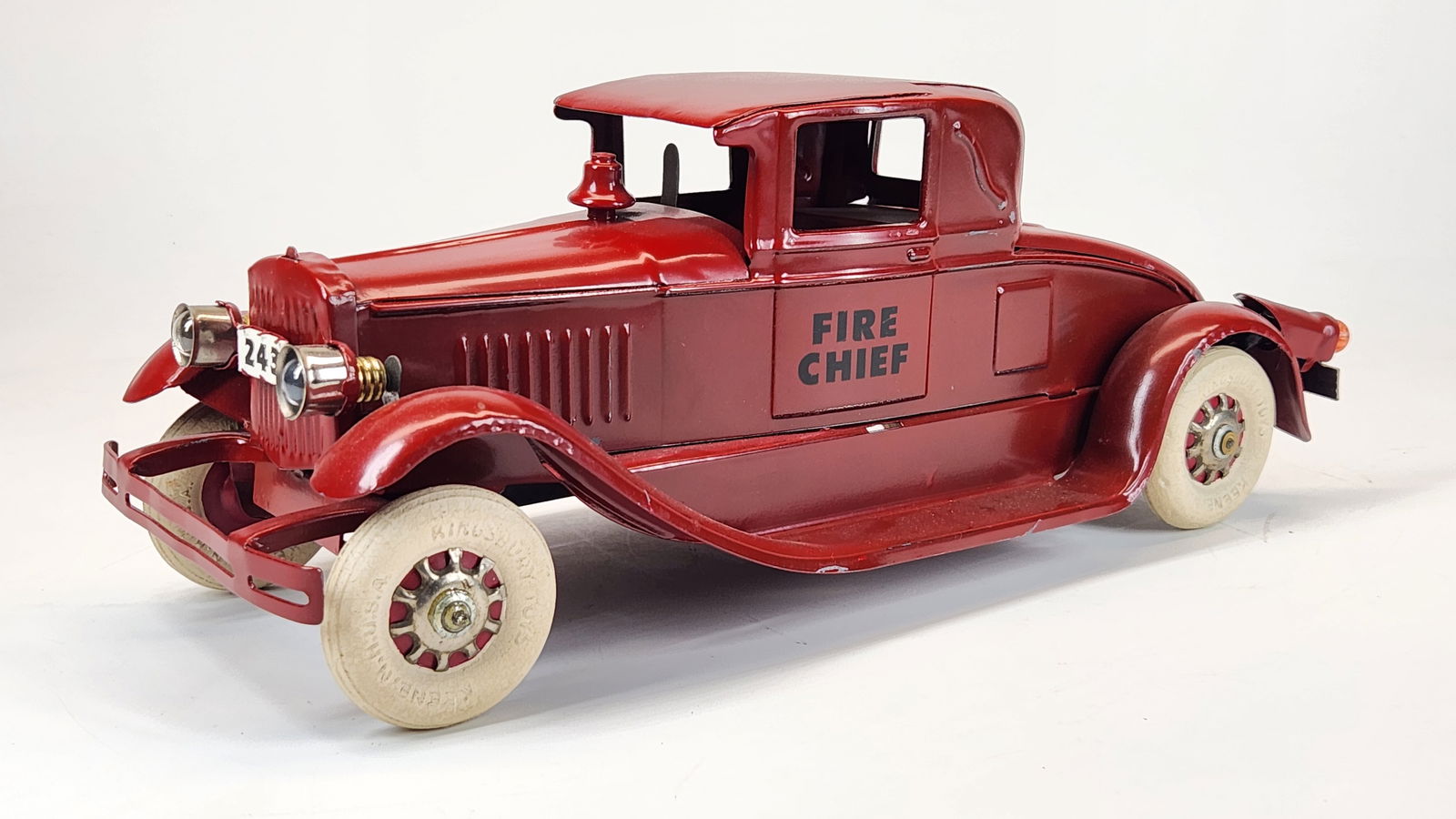 RESTORED KINGSBURY PRESSED STEEL FIRE CHIEF (1 of 4)