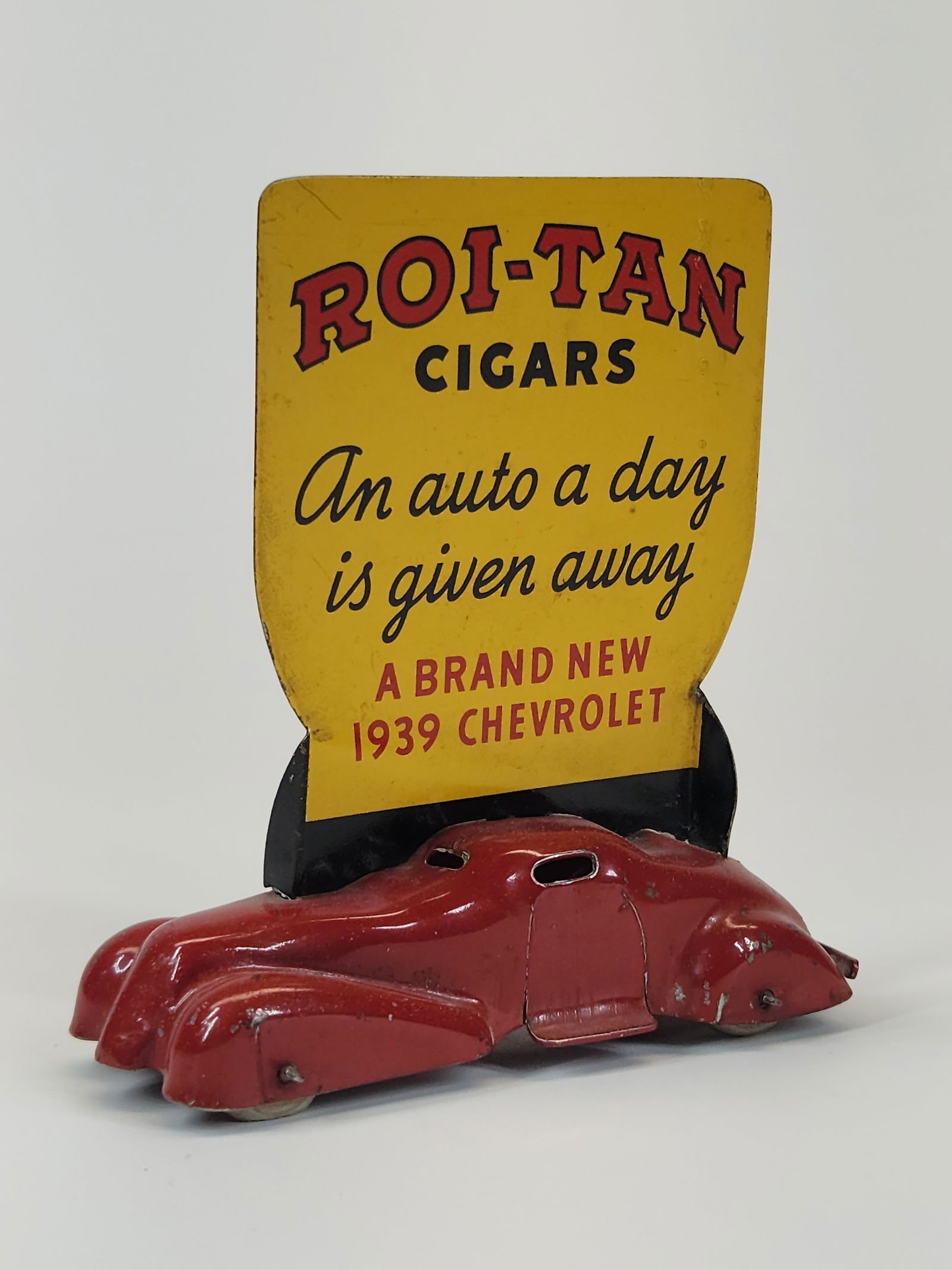 WYANDOTTE PRESSED STEEL ROI-TAN ADVERTISING CAR (1 of 4)