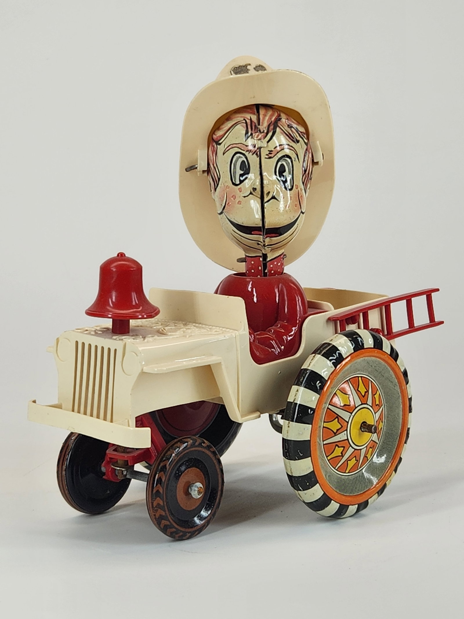 MARX WIND UP SMOKEY SAM WHOOPEE CAR: REMAINS IN GOOD WORKING CONDITION.