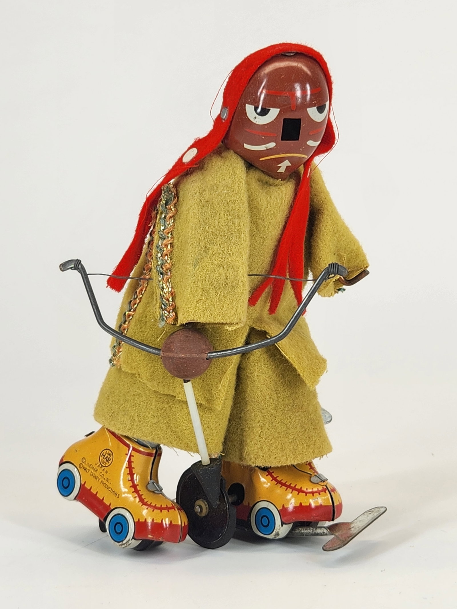 LINE MAR TIN WIND UP INDIAN W/ BOW & ARROW (1 of 4)