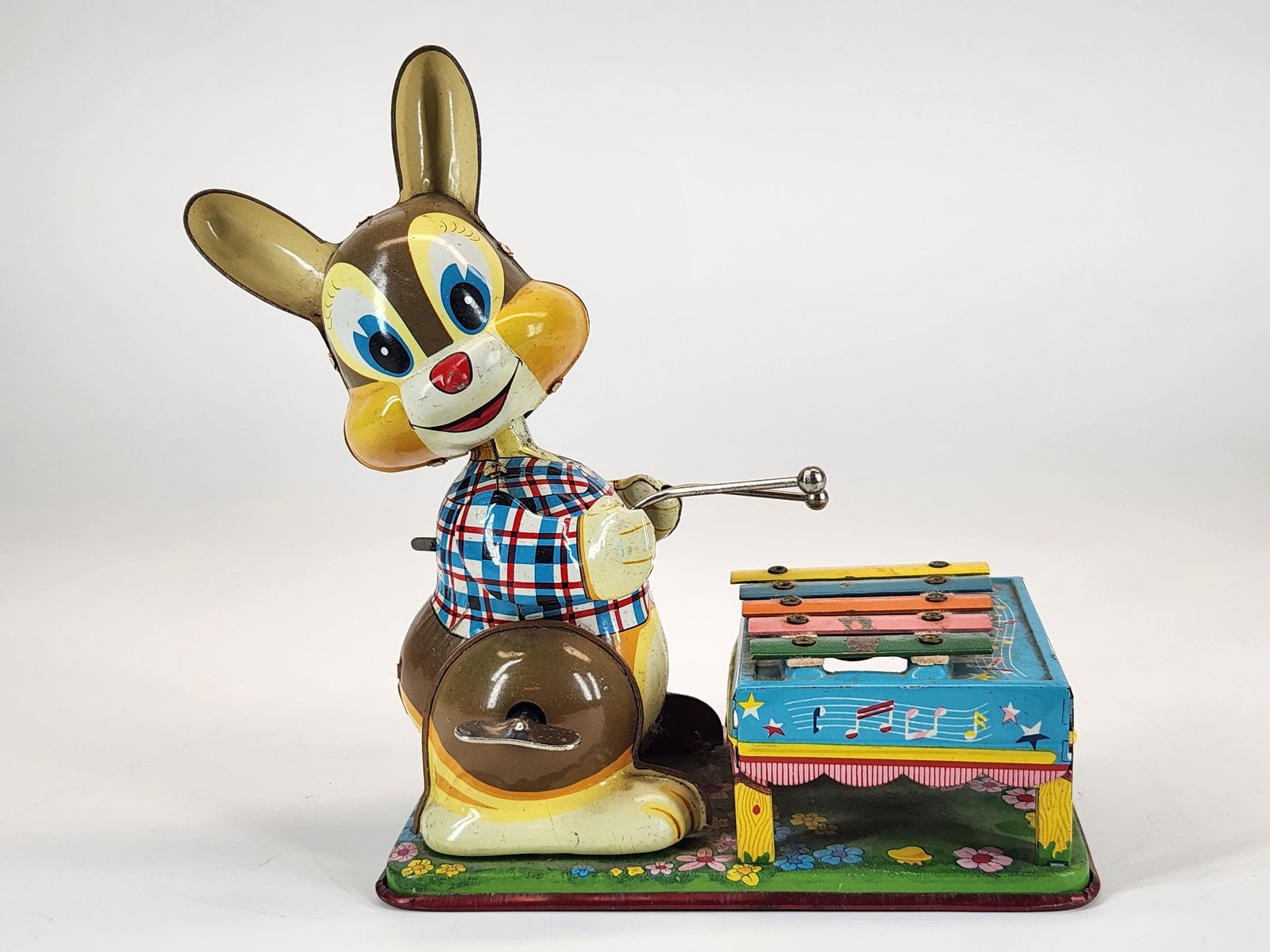 LINE MAR TIN WIND UP BUNNY PLAYING XYLOPHONE (1 of 5)