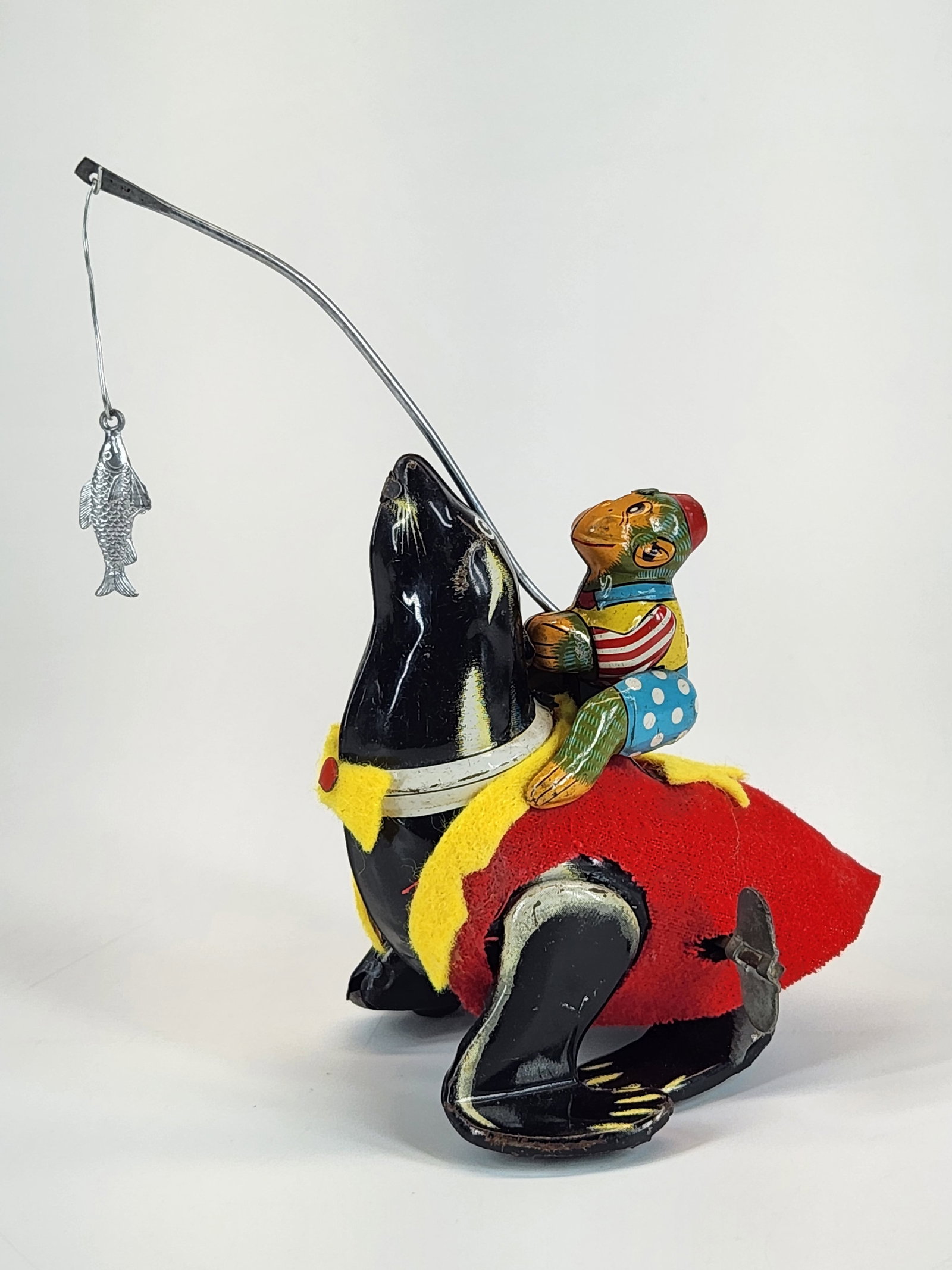 TPS JAPAN TIN WIND UP MONKEY ON SEAL (1 of 4)