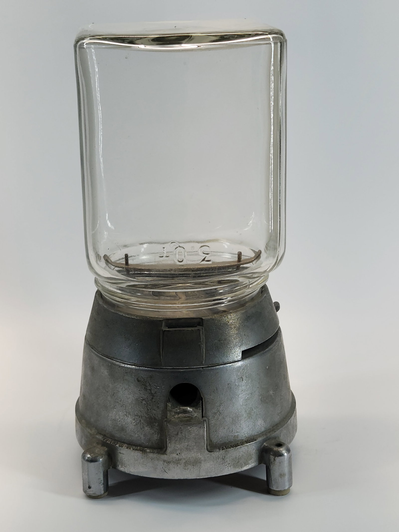 ANTIQUE GUMBALL MACHINE BASE W/ GLOBE (1 of 4)