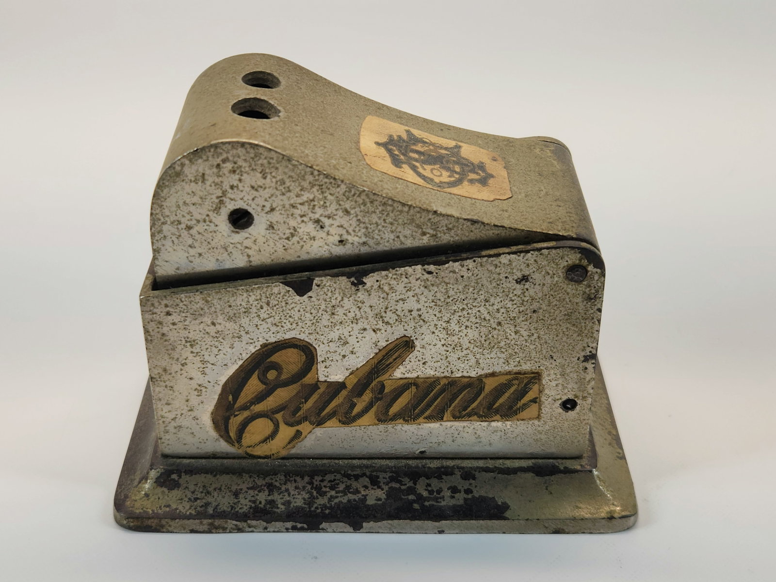 ERIE SPECIALTY CO. CUBANA TABLETOP CIGAR CUTTER: REMAINS IN GOOD ORIGINAL CONDITION, SHOWING SOME TYPICAL USAGE WEAR.