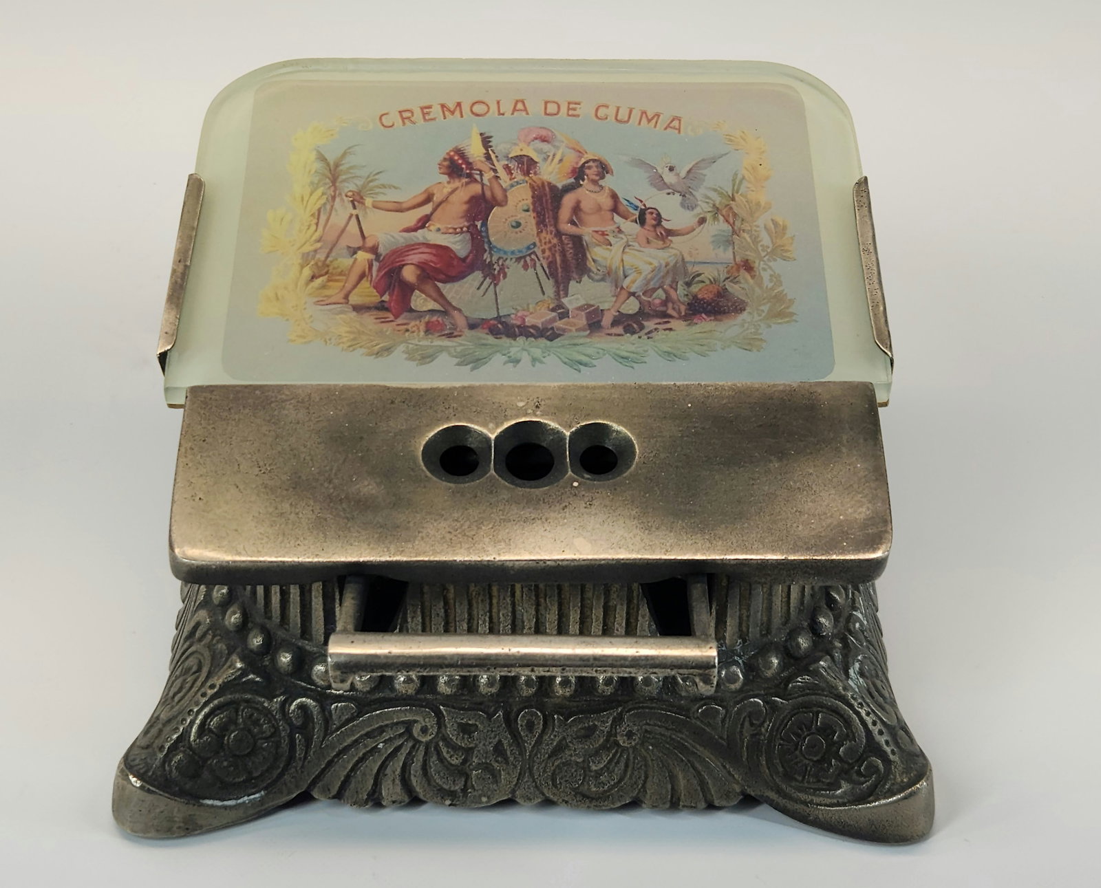 CREMOLA DE CUMA ADVERTISING TABLE TOP CIGAR CUTTER (1 of 4)