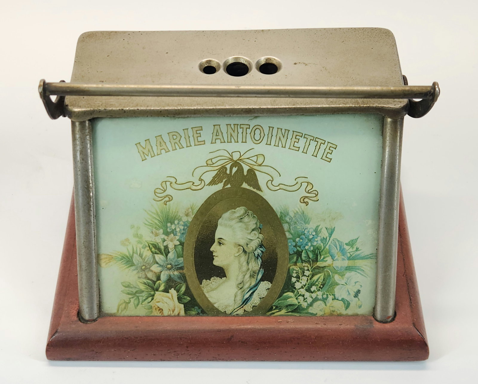 MARIE ANTOINETTE ADVERTISING TABLE TOP CIGAR CUTTER (1 of 5)
