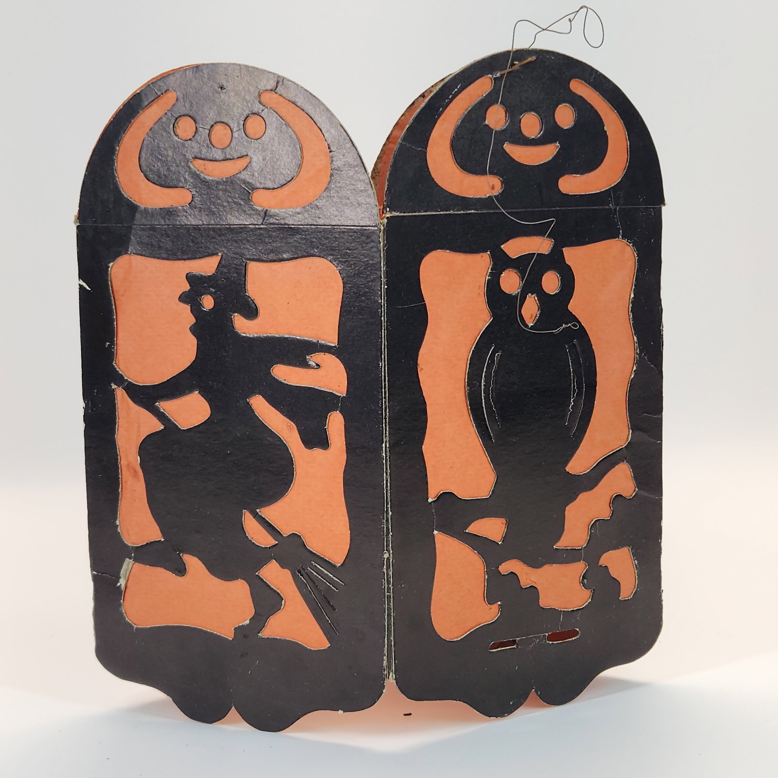 HALLOWEEN SILHOUETTE CARDBOARD LANTERN (1 of 3)