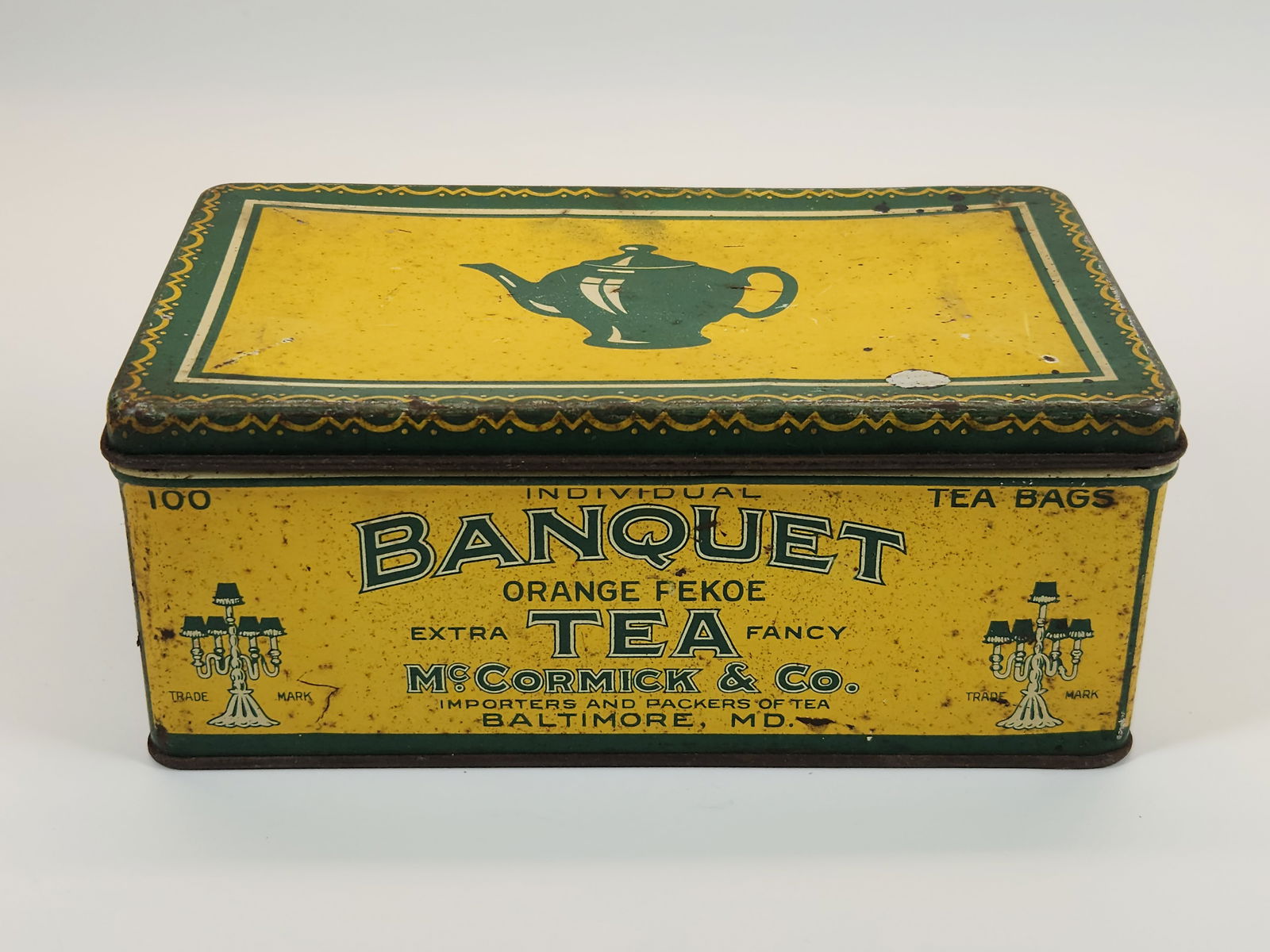 ANTIQUE McCORMICK & CO BANQUET TEA TIN (1 of 4)
