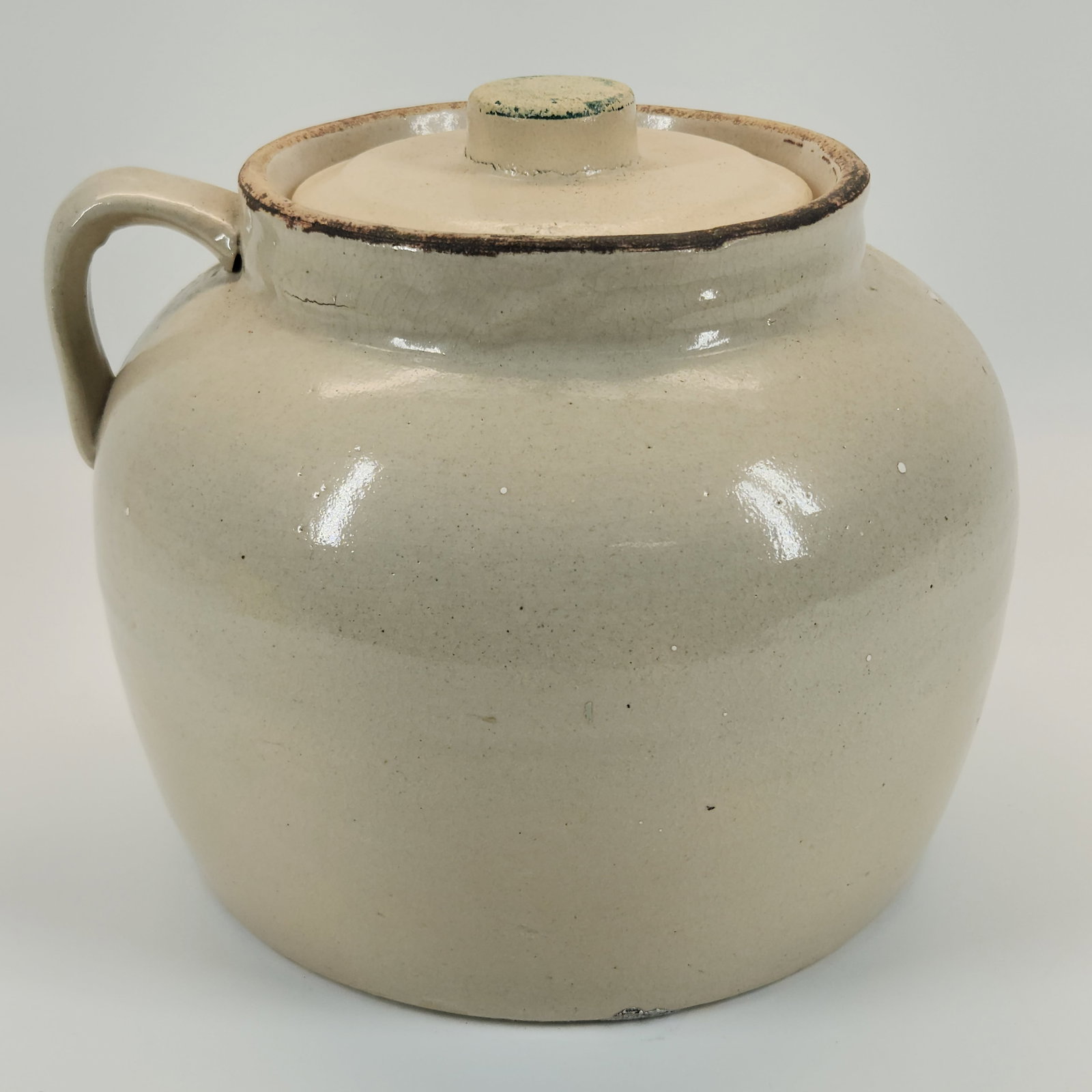 ANTIQUE STONEWARE BEAN POT W/ HANDLE (1 of 4)