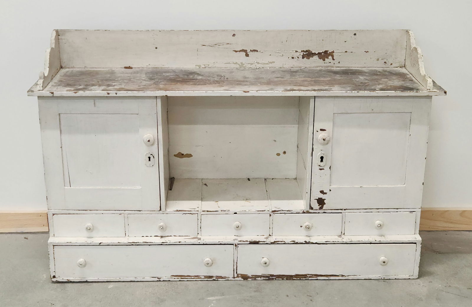 ANTIQUE WHITE PAINTED PRIMITIVE HANGING CABINET (1 of 4)