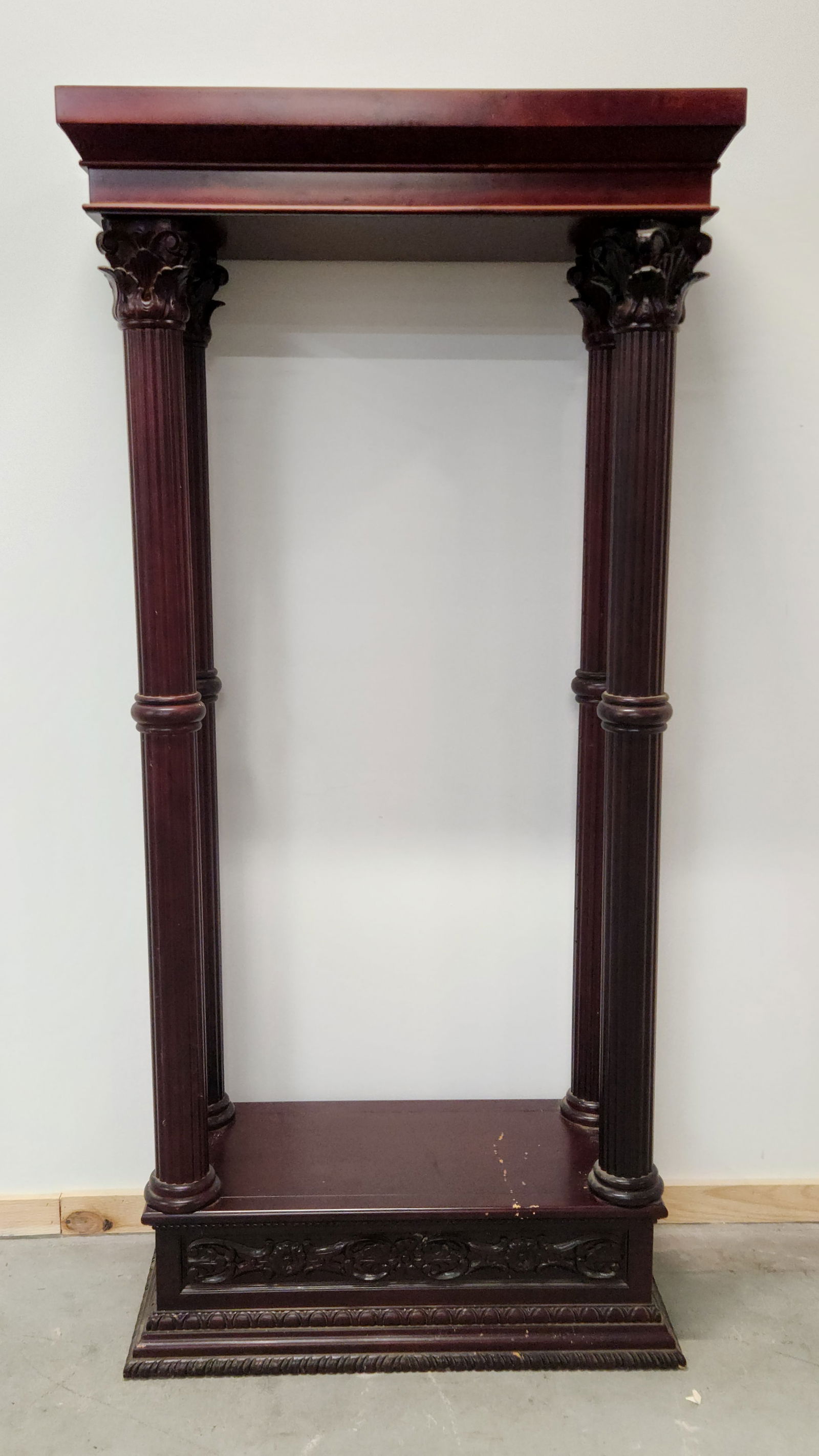 CONTEMPORARY WOOD DISPLAY SHELF. (1 of 4)