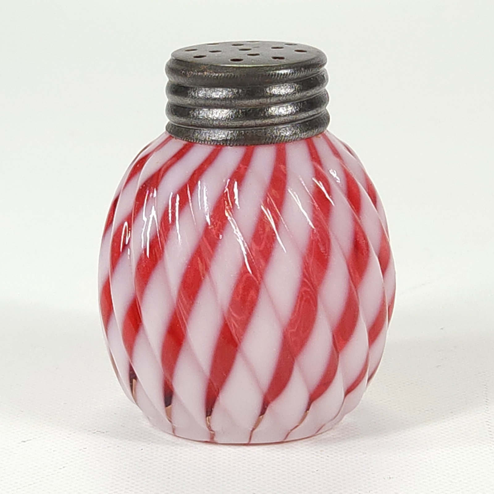 CRANBERRY OPALESCENT REVERSE SWIRL SHAKER (1 of 5)