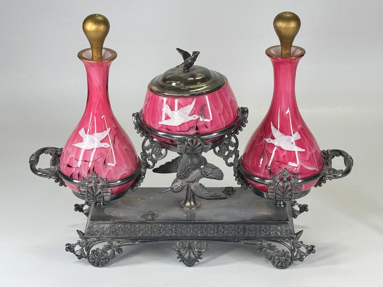 VICTORIAN PINK CASED TOILET SET MERMOD JACCARD & CO. (1 of 13)