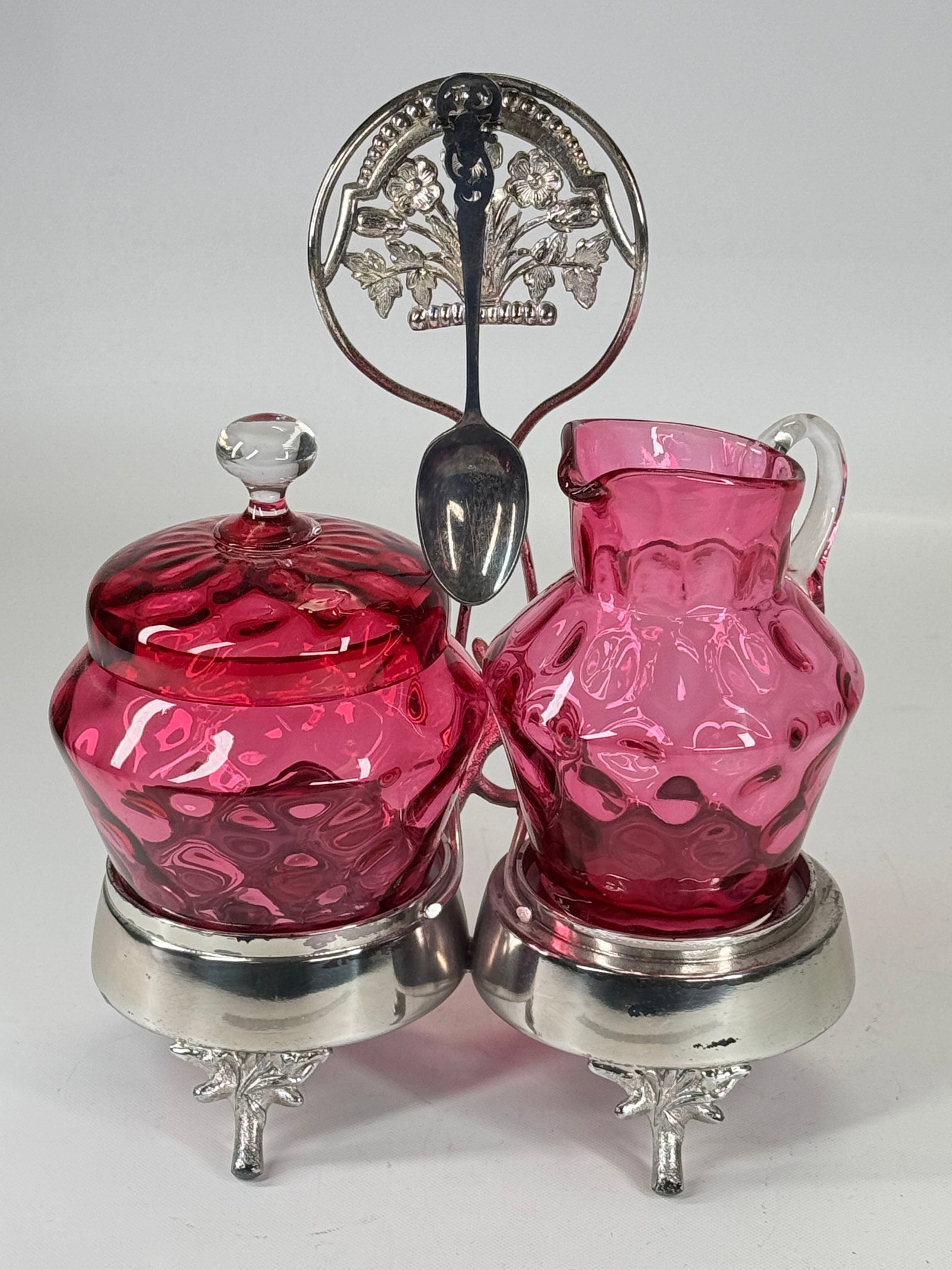 VICTORIAN CRANBERRY CREAM & SUGAR IN S/P HOLDER: SET REMAINS IN VERY GOOD CLEAN CONDITION. NO CHIPS OR CRACKS.
