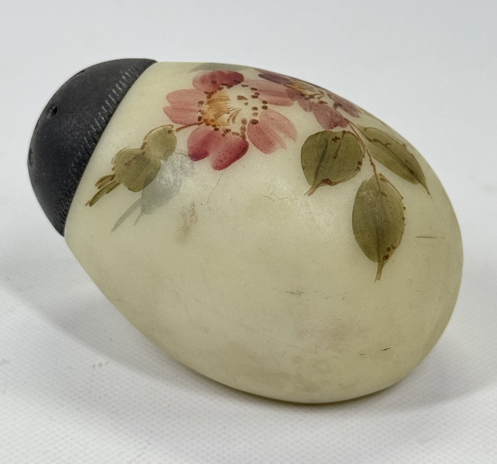 VICTORIAN MT. WASHINGTON FLAT SIDE EGG SHAKER (1 of 4)