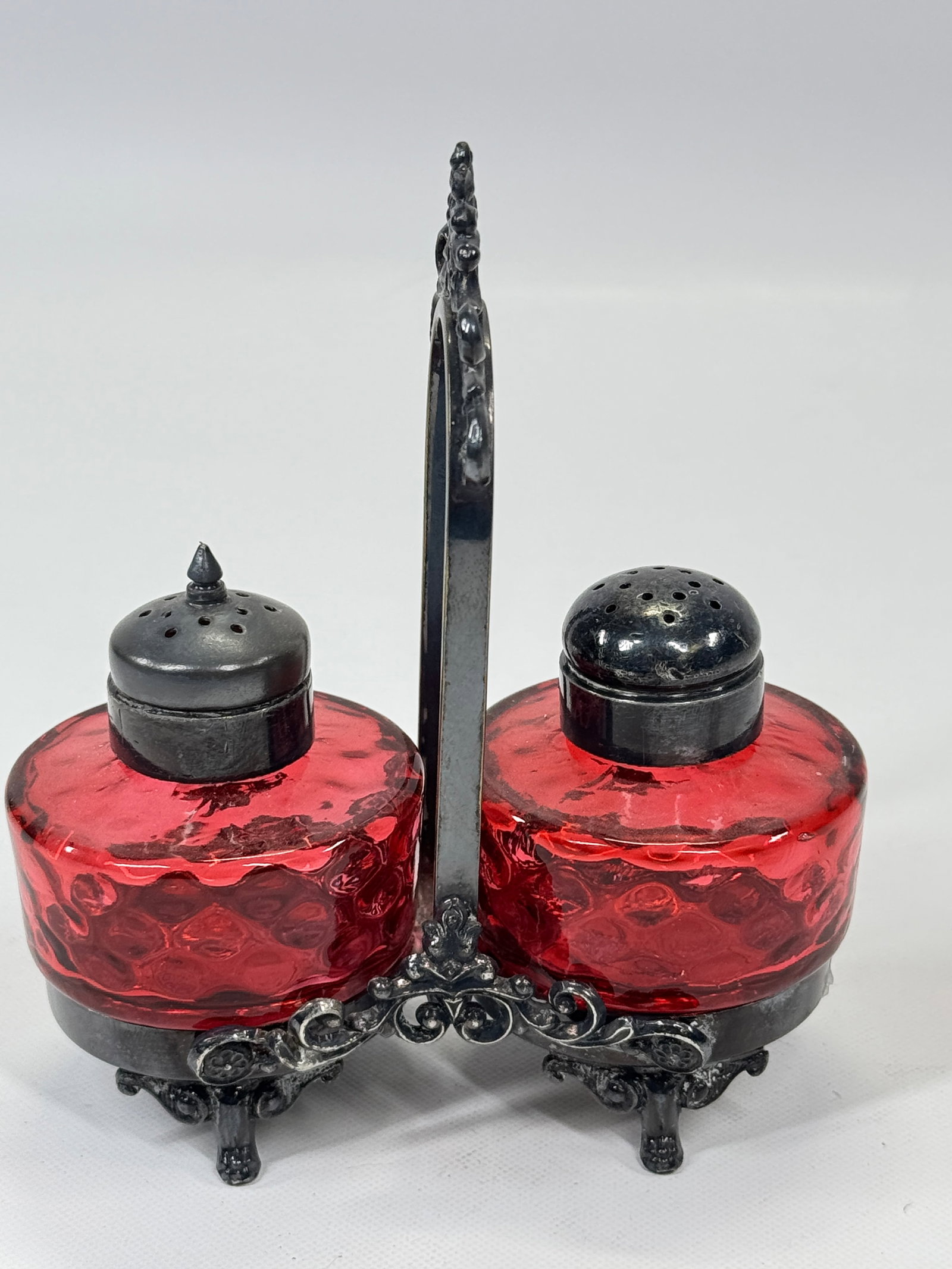VICTORIAN CRANBERRY SALT & PEPPER BARBOUR OLDER (1 of 5)