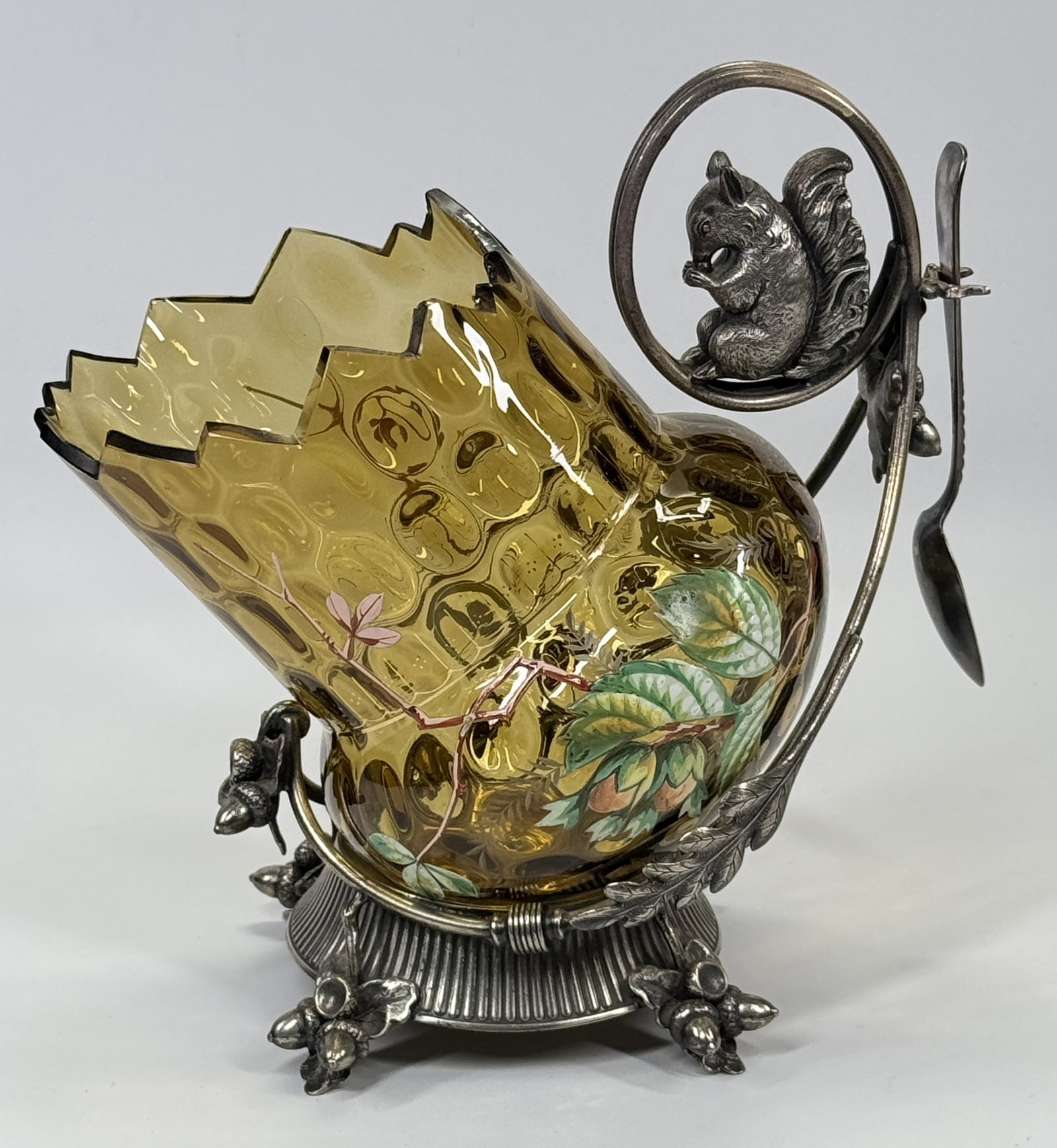 VICTORIAN AMBER NUT BOWL W/ SQUIRREL S/P HOLDER (1 of 11)