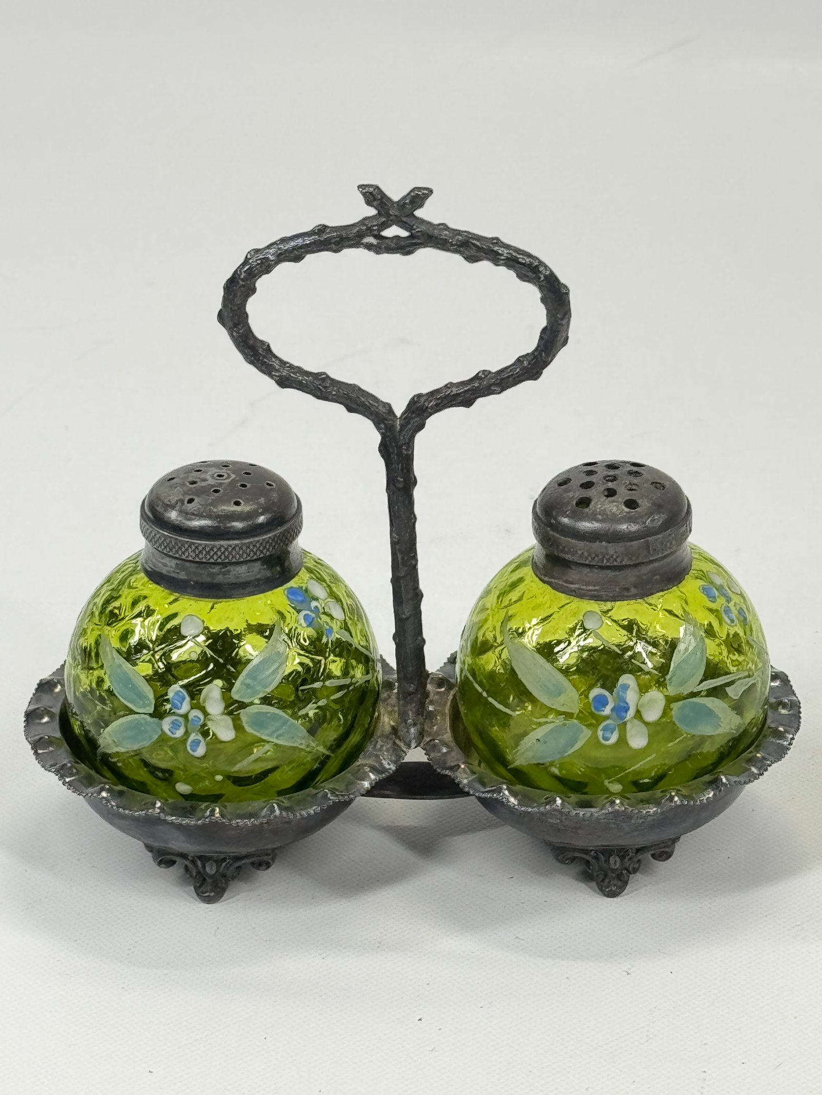 MT. WASHINGTON SPHERE SALT & PEPPER SET IN HOLDER (1 of 6)