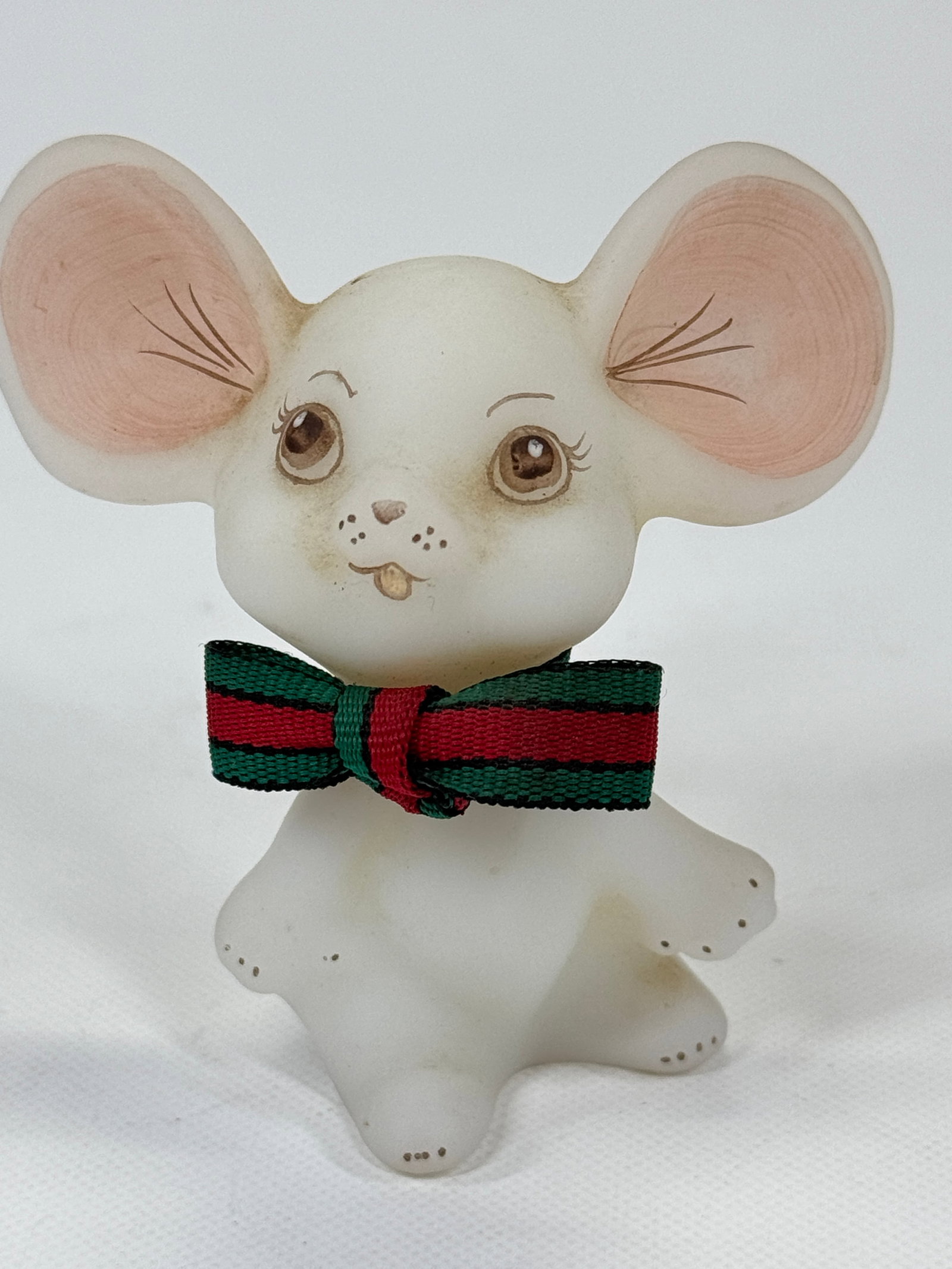 FENTON HAND PAINTED MOUSE: REMAINS IN GOOD CONDITION. NO CHIPS OR CRACKS.