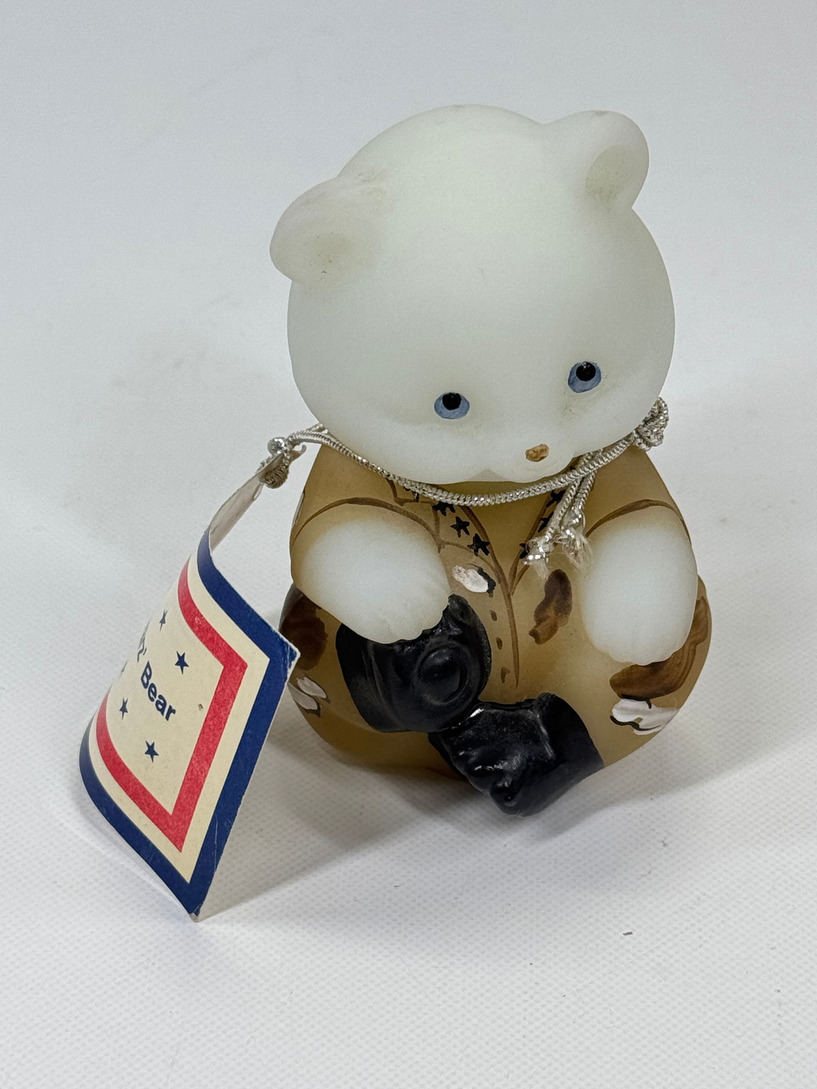 FENTON HAND PAINTED SCHWARZ BEAR (1 of 4)