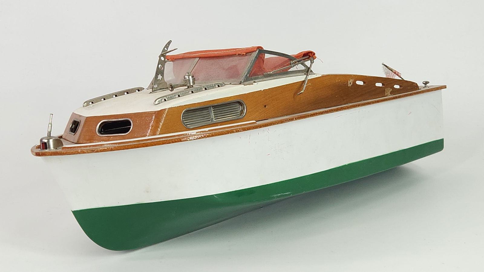 VINTAGE JAPAN WOOD BATTERY OP BOAT SHIP (1 of 4)