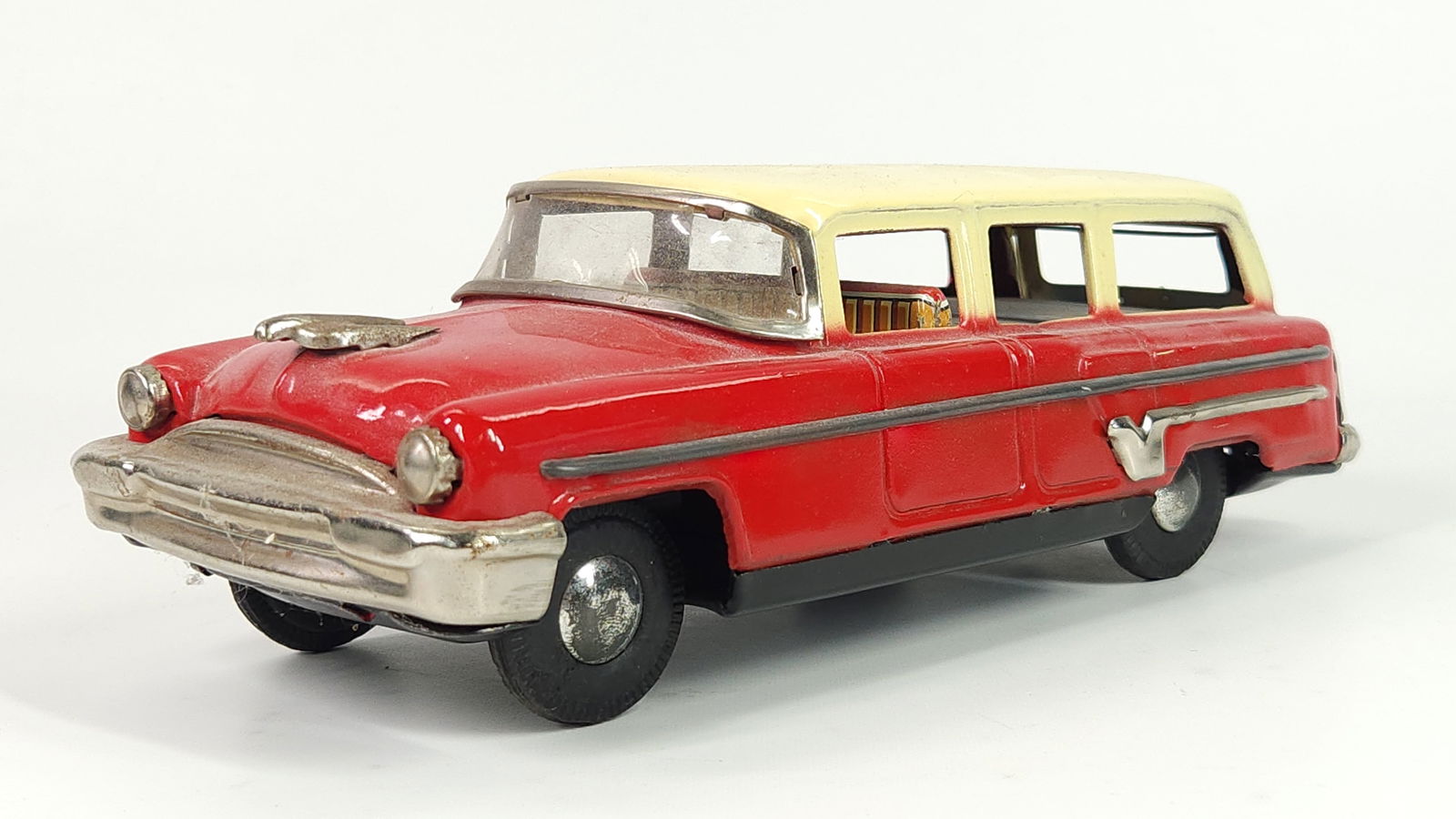 Rare Japanese Friction Tin 1962 Chrysler Imperial. Rare Japanese Friction Tin 1962 Chrysler Imperial.