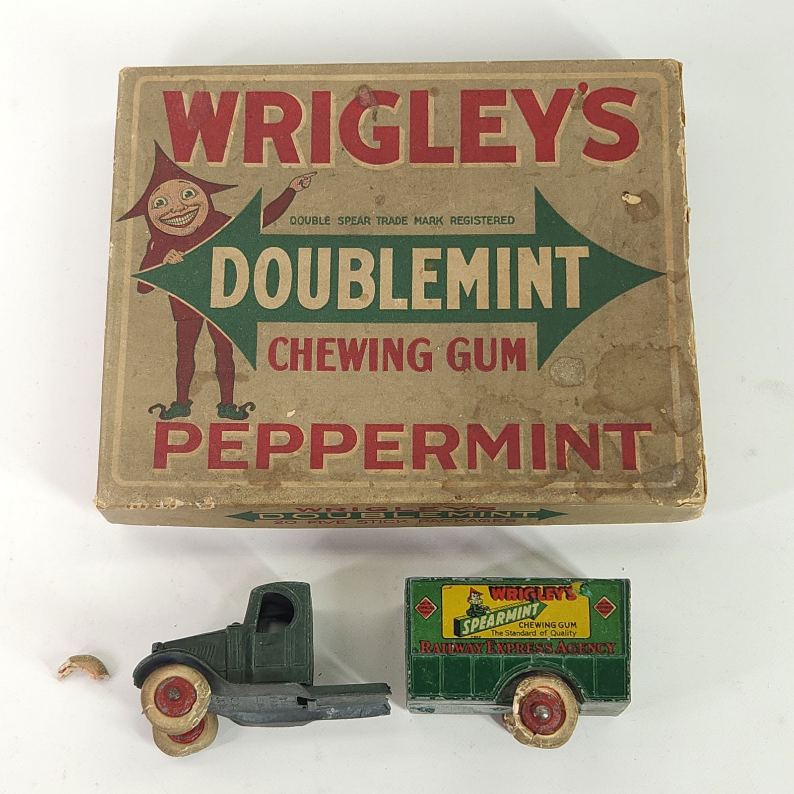 ANTIQUE WRIGLEY'S CHEWING GUM BOX & TOOTSIETOY (1 of 4)