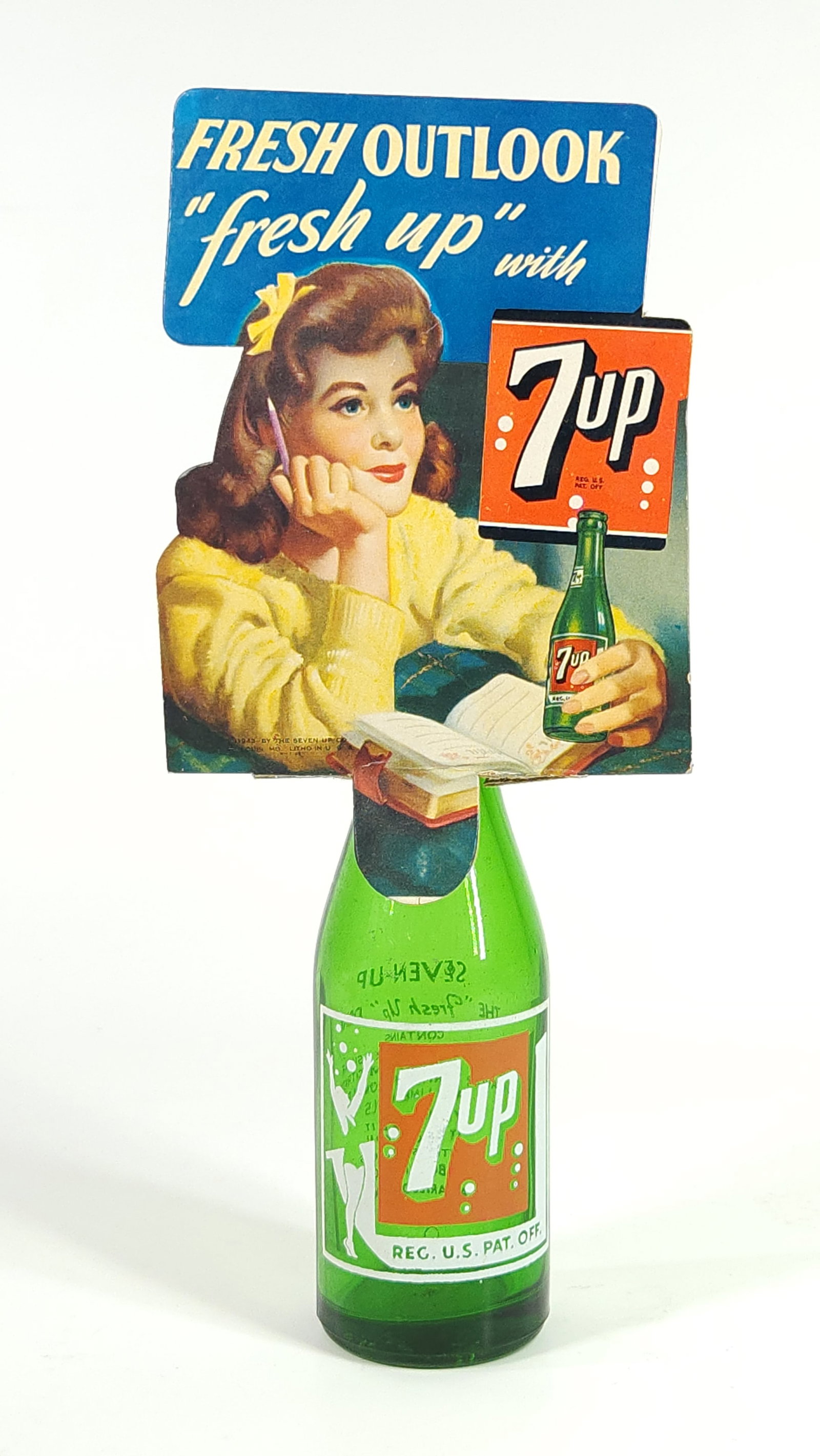 VINTAGE 7UP CARDBOARD BOTTLE TOPPER & BOTTLE (1 of 2)
