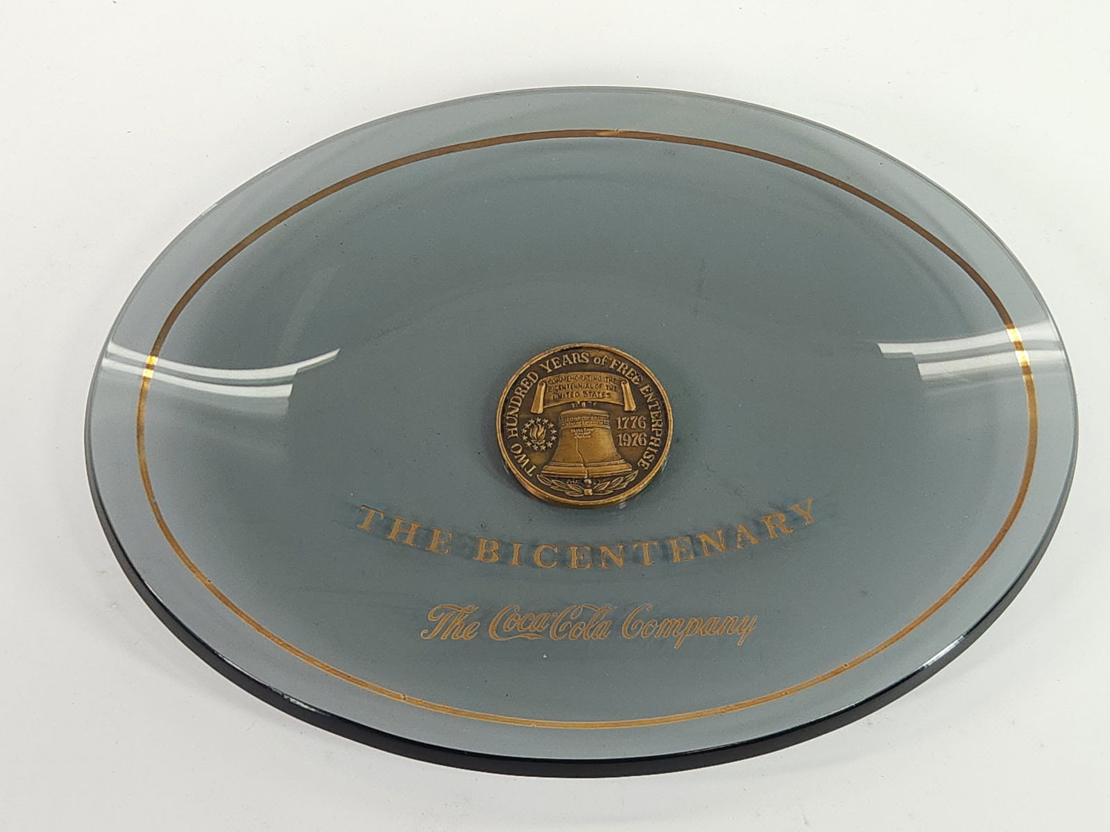 COCA COLA THE BICENTENARY FREE ENTERPRISE GLASS PLATTER (1 of 2)