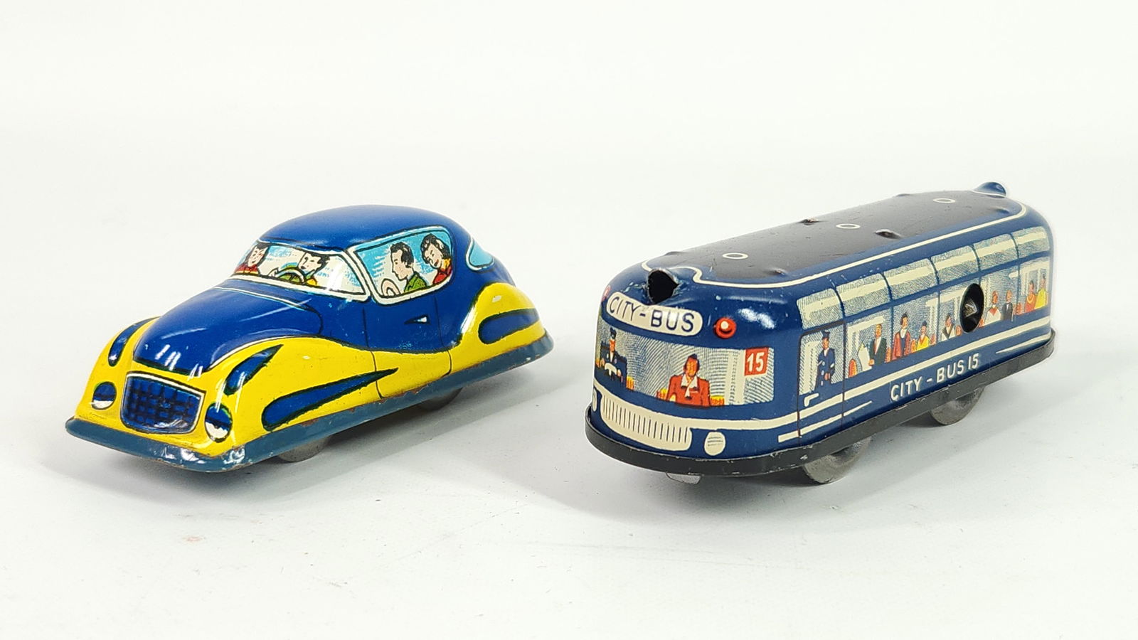 TIN LITHO WIND UP CITY BUS 15 & BLUE SEDAN (1 of 5)