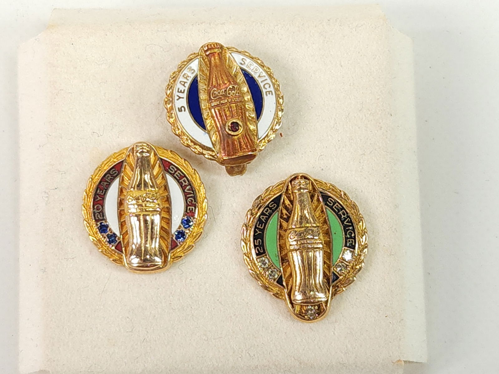 10K GOLD - 5, 20 & 25 YEAR COCA COLA SERVICE PINS (1 of 3)