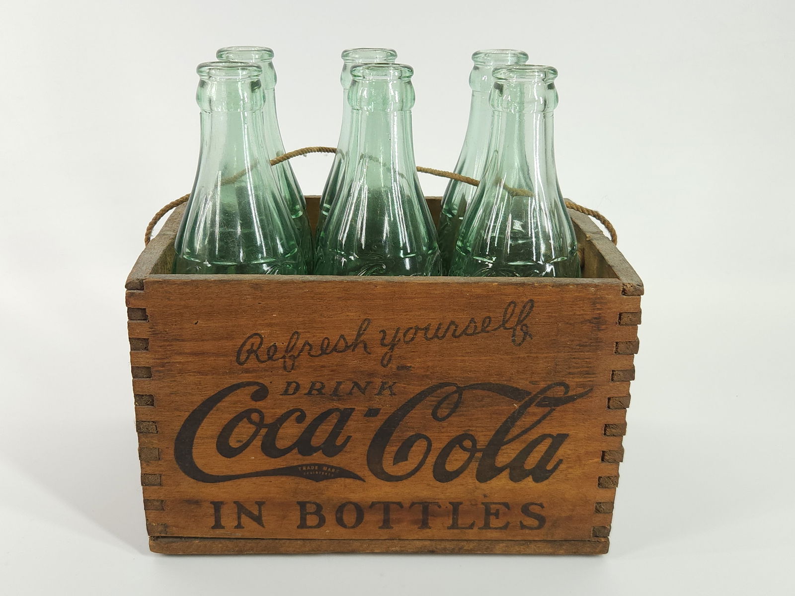 ANTIQUE COCA COLA FINGER JOINTED BOTTLE CARRIER (1 of 3)