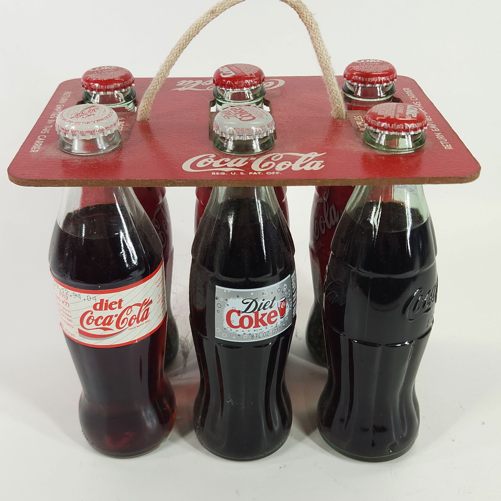 ANTIQUE MASONITE COCA COLA 6-PACK CARRIER (1 of 4)