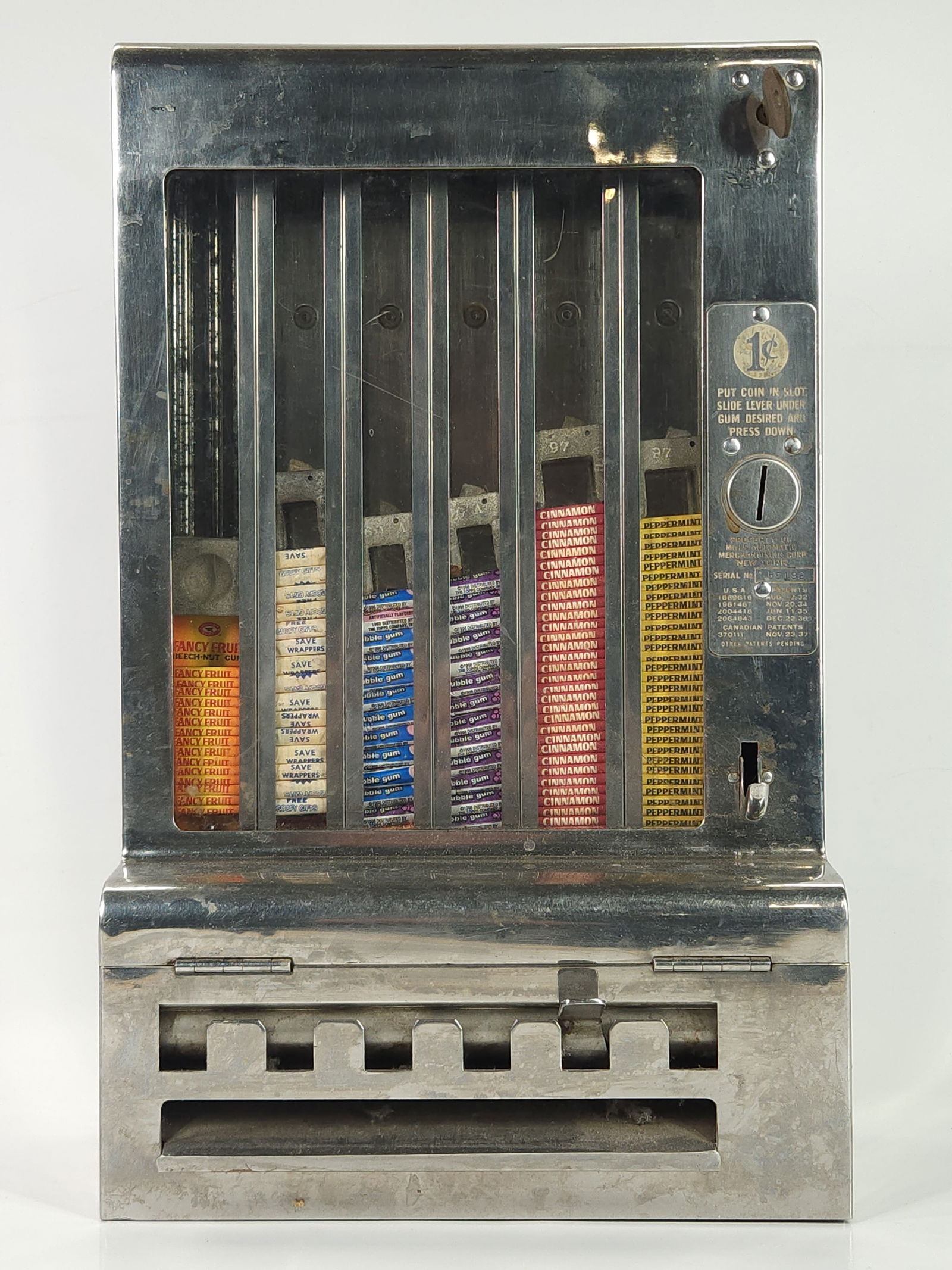 ANTIQUE MILLS COIN OP GUM VENDING MACHINE (1 of 4)