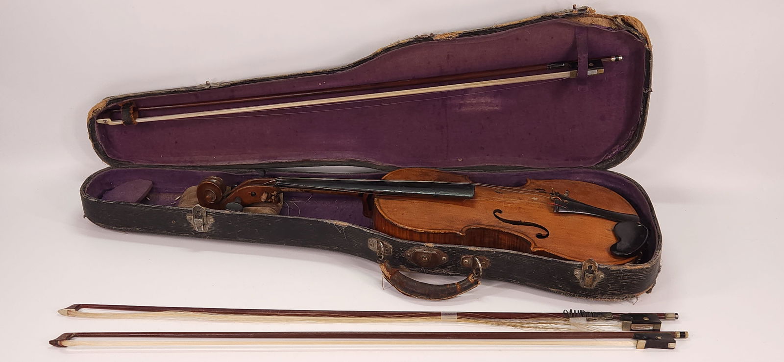 EARLY VIOLIN MARKED STAINER W/ BOWS AND CASE (1 of 10)