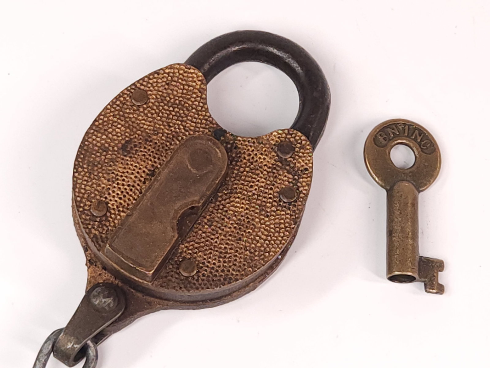 ANTIQUE YALE BRASS LOCK & KEY (1 of 4)