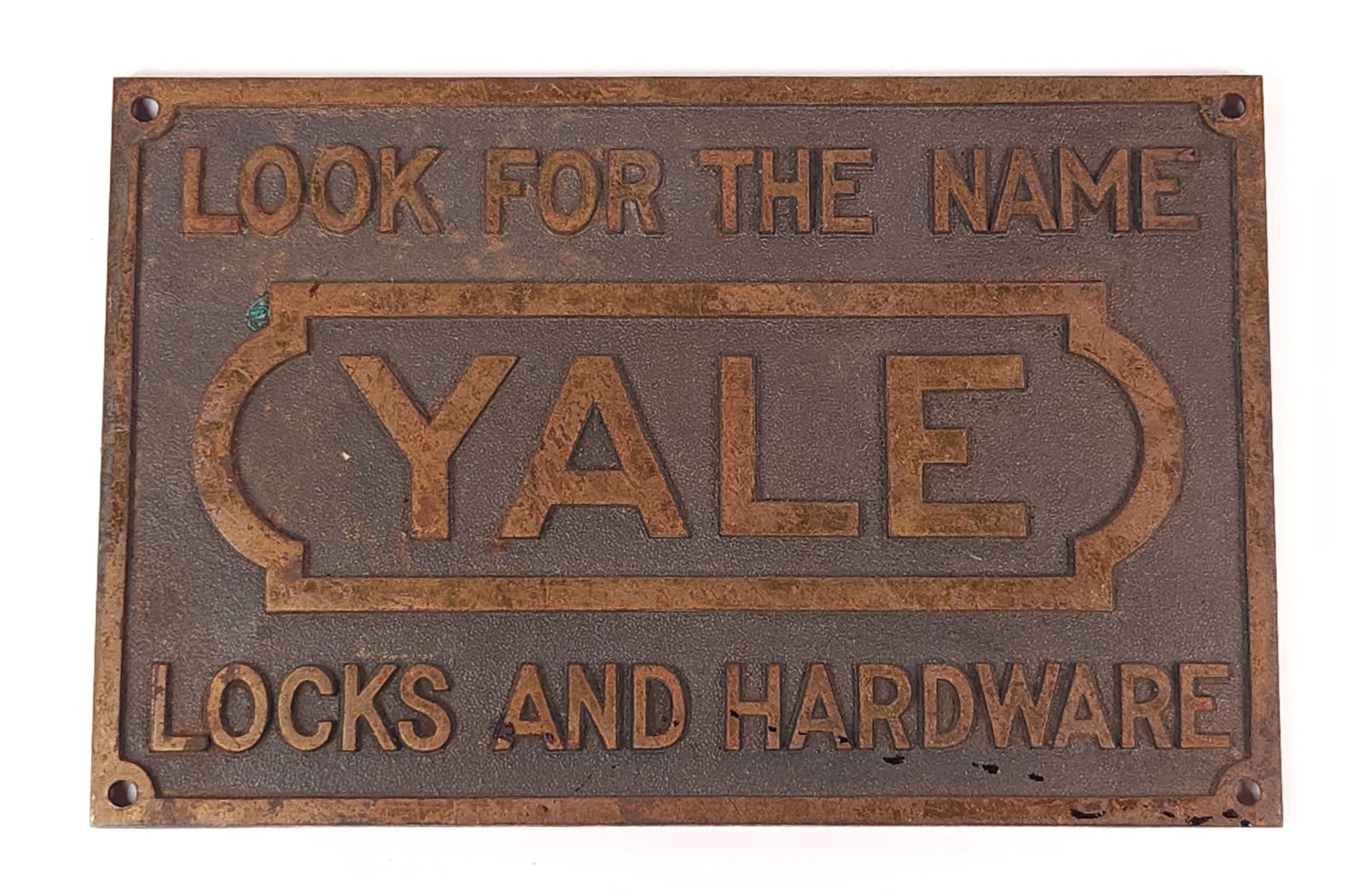 ANTIQUE CAST IRON YALE LOCK & HARDWARE SIGN PLAQUE (1 of 3)