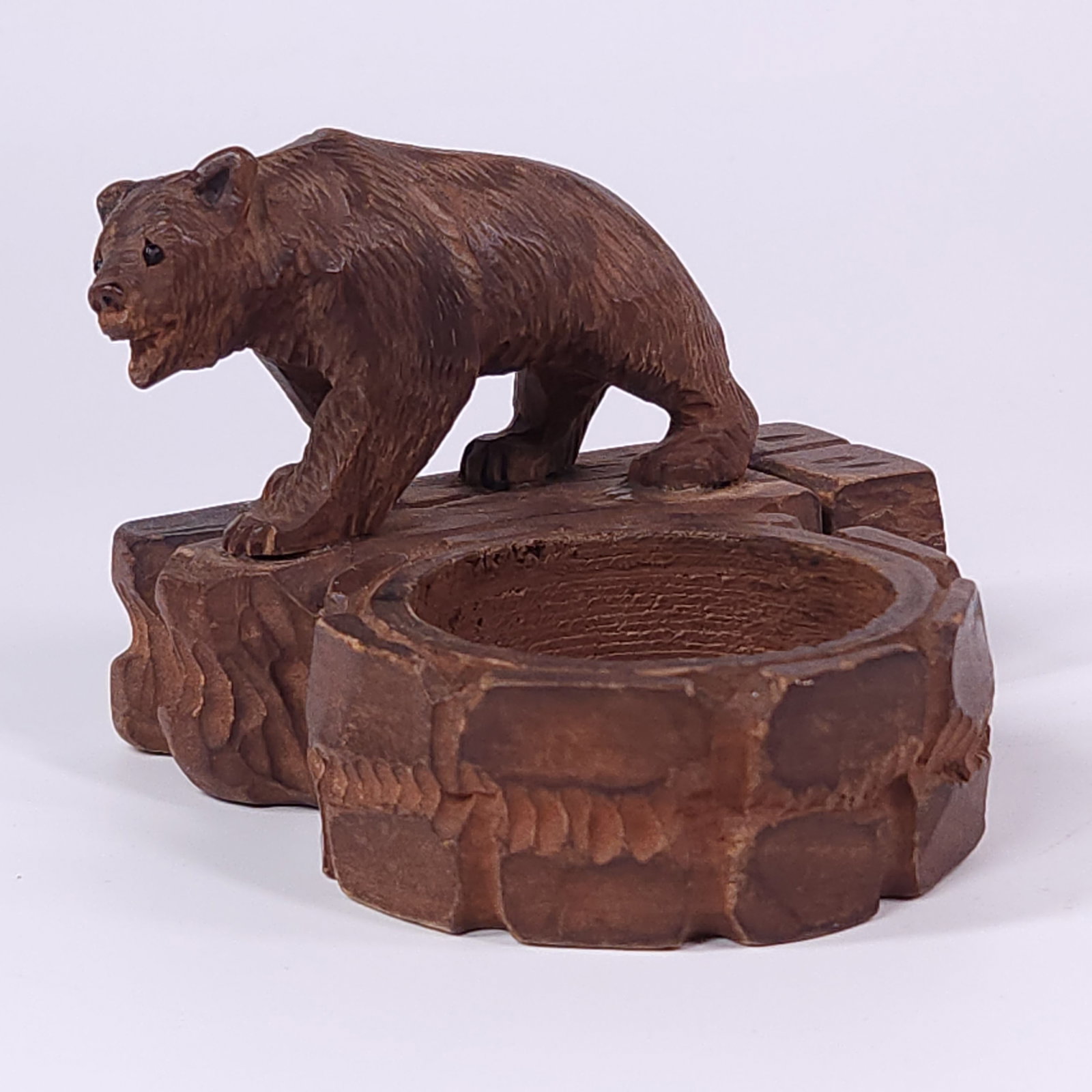 ANTIQUE WOOD CARVED BEAR PIPE REST (1 of 6)